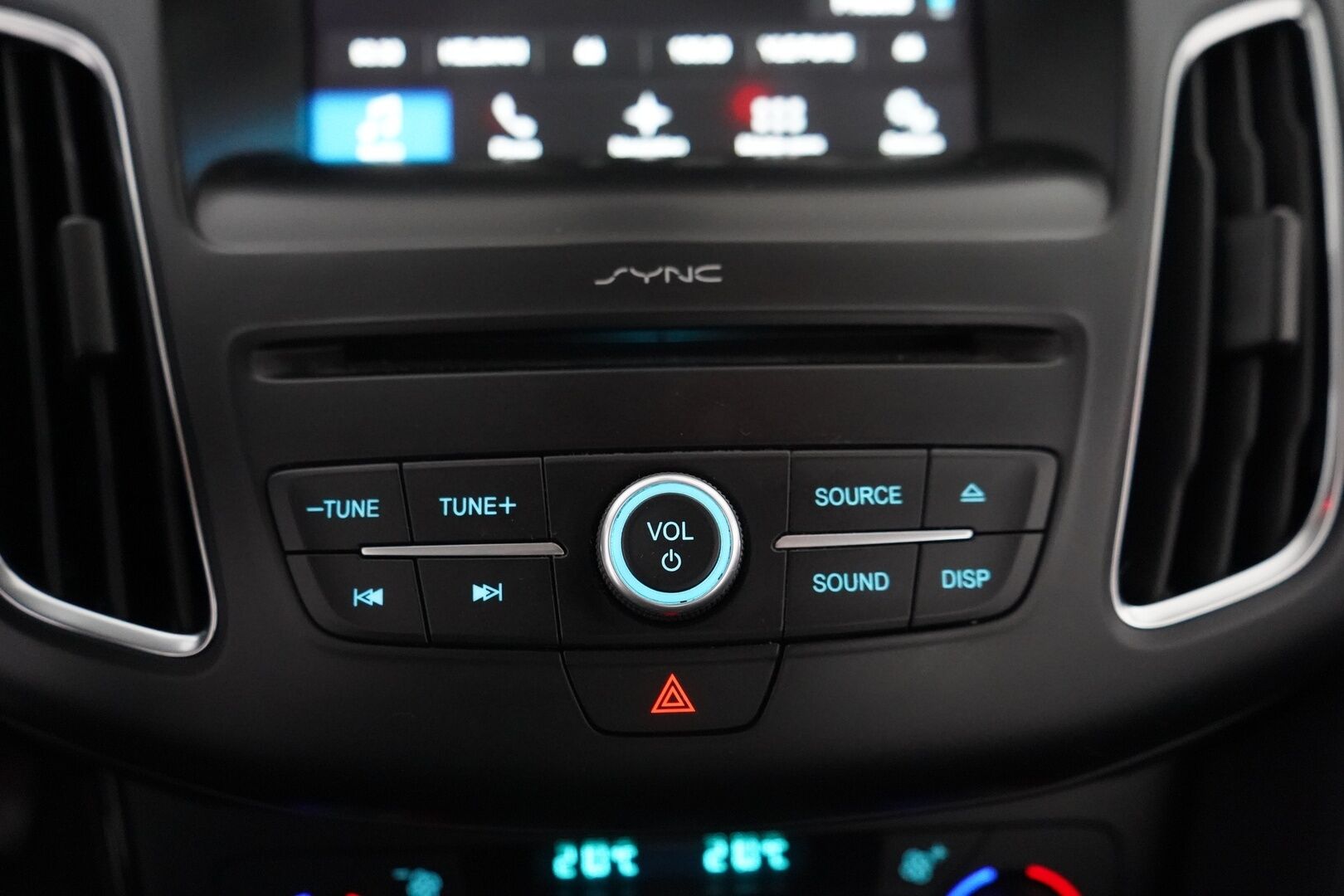 Ford Focus 2017 1,0 EcoBoost 125 hv Start/Stop M6 Titanium 5-ovinen - Tämä HELMI myydään huutokaupat.com sivustolla! - KORKO VAIN 3,99 %