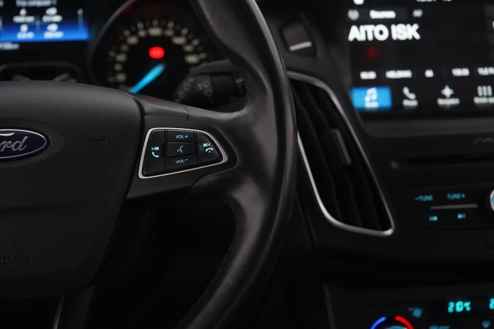 Ford Focus 2017 1,0 EcoBoost 125 hv Start/Stop M6 Titanium 5-ovinen - Tämä HELMI myydään huutokaupat.com sivustolla! - KORKO VAIN 3,99 %