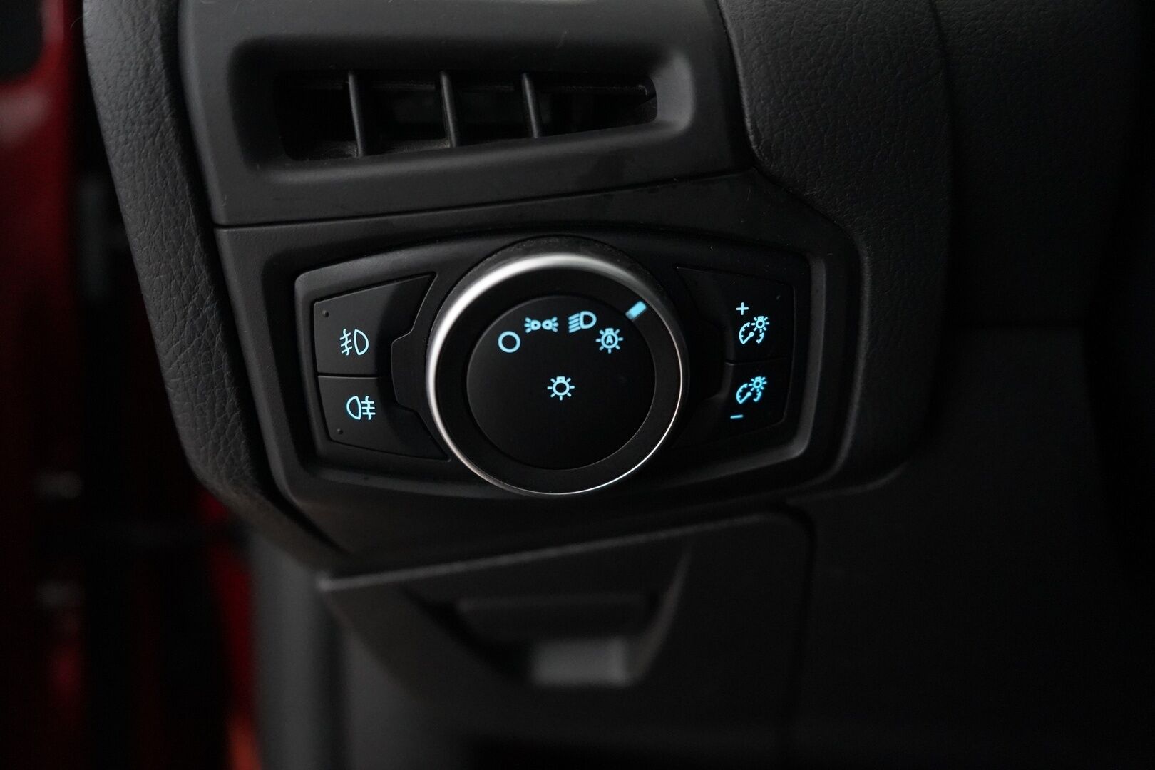 Ford Focus 2017 1,0 EcoBoost 125 hv Start/Stop M6 Titanium 5-ovinen - Tämä HELMI myydään huutokaupat.com sivustolla! - KORKO VAIN 3,99 %