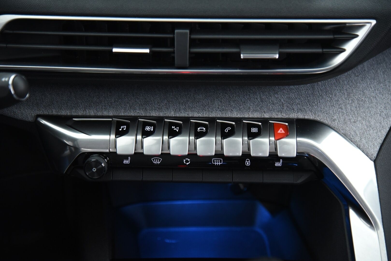 Peugeot 3008 2017 Allure PureTech 130 - Suomi-Auto / Digimittaristo / Lohkolämmitin / Vakionopeudensäädin / LED-Ajovalot / P-Tutkat / Keyless Go / App-Connect