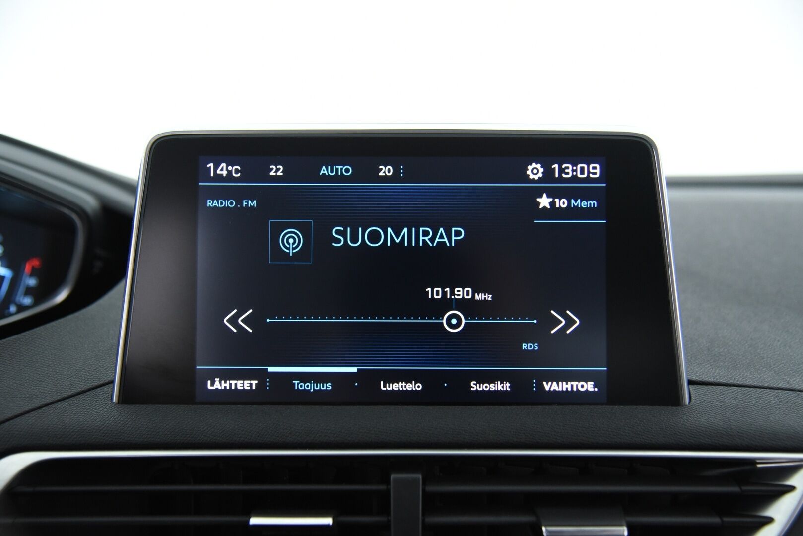 Peugeot 3008 2017 Allure PureTech 130 - Suomi-Auto / Digimittaristo / Lohkolämmitin / Vakionopeudensäädin / LED-Ajovalot / P-Tutkat / Keyless Go / App-Connect