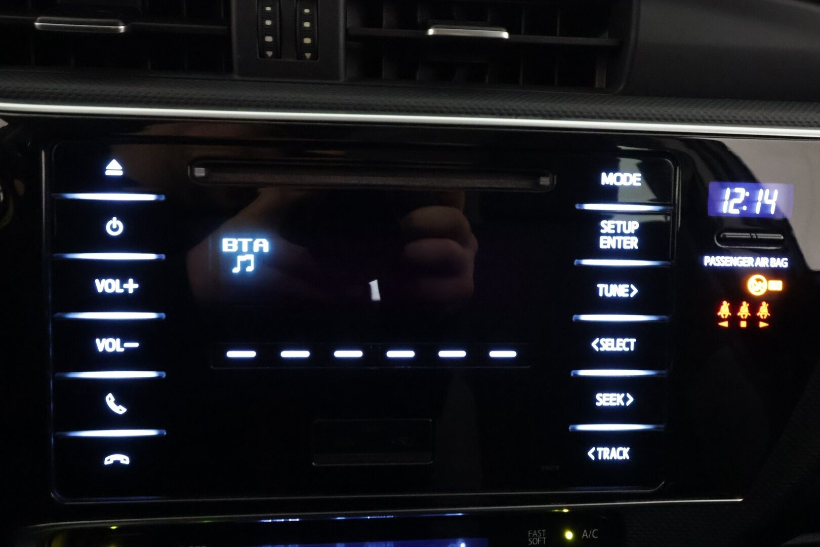 Toyota Auris 2017 Touring Sports 1,8 Hybrid Edition - | Vakkari | Facelift | Lohko+sisälämmitin | Bluetooth | Aut. ilmastointi | Penkinlämmittimet | 2x renkaat aluin | Hyvä huoltokirja | 