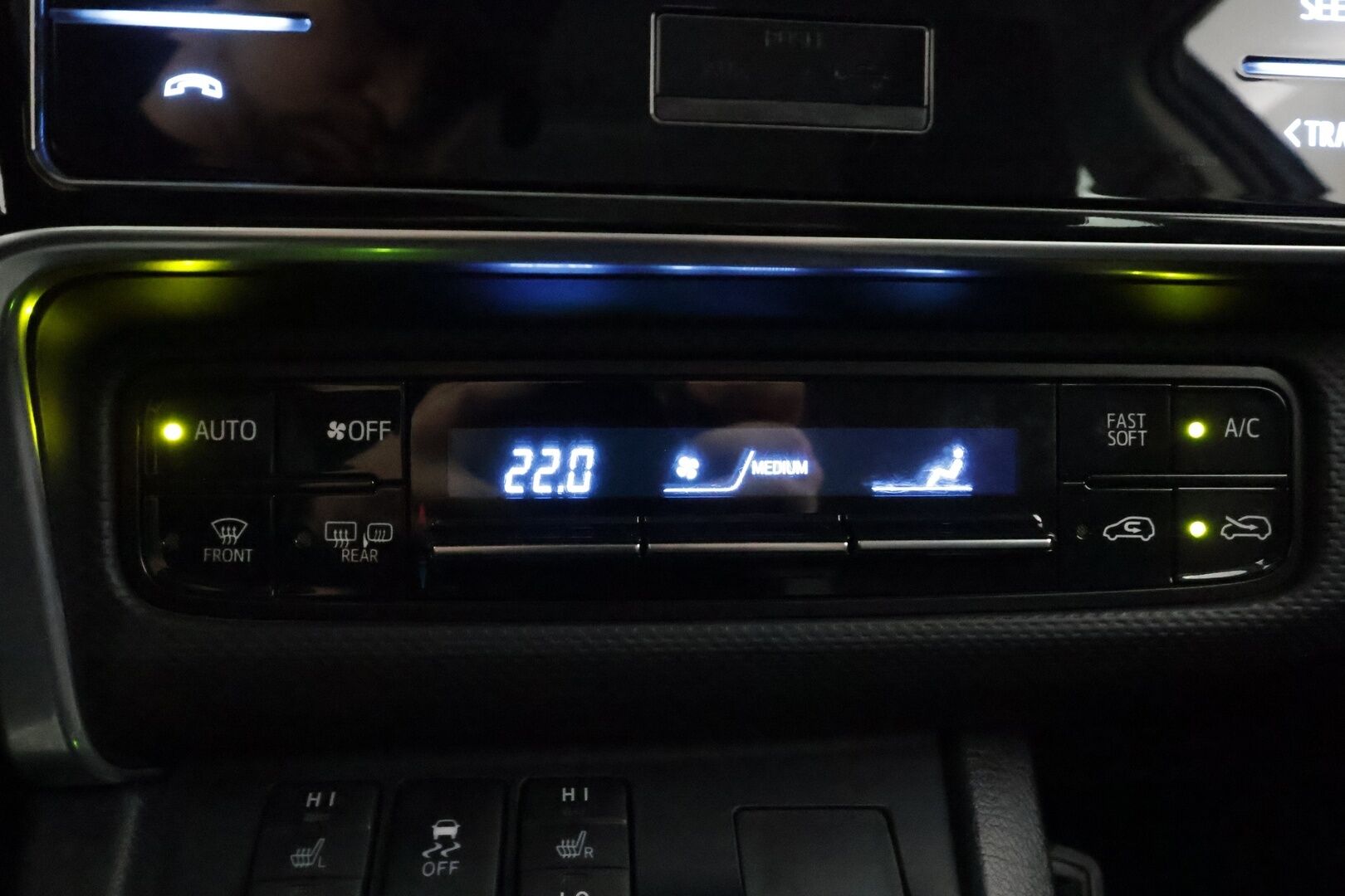 Toyota Auris 2017 Touring Sports 1,8 Hybrid Edition - | Vakkari | Facelift | Lohko+sisälämmitin | Bluetooth | Aut. ilmastointi | Penkinlämmittimet | 2x renkaat aluin | Hyvä huoltokirja | 