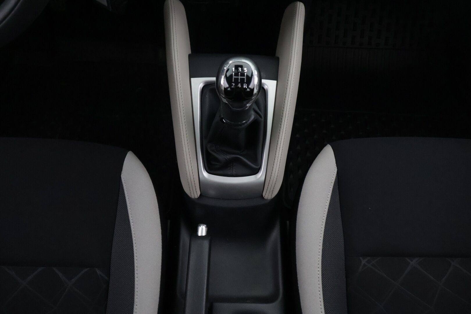 Nissan Micra 2017 IG-T 90 S/S Acenta 5M/T ** Lohko / Vakkari / Koukku - * Fiksu / Kahdet renkaat * - HULLUT BLACKWEEK JATKOT - KORKOTARJOUS 2,49%