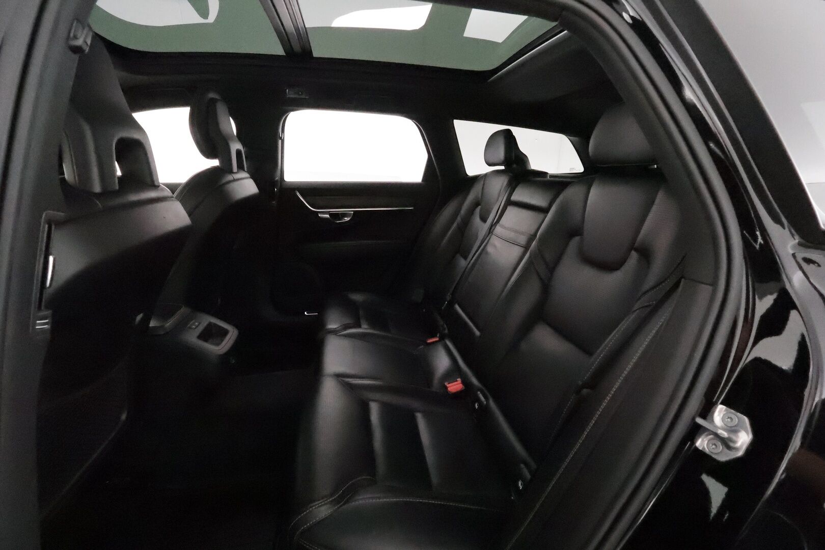 Volvo V90 Cross Country 2018 D5 AWD Pro aut. - Kaikki herkut | Ilmastoidut & hierovat istuimet | 360 | Blis | Hud | Acc | Kattoluukku | Muistipenkit 
