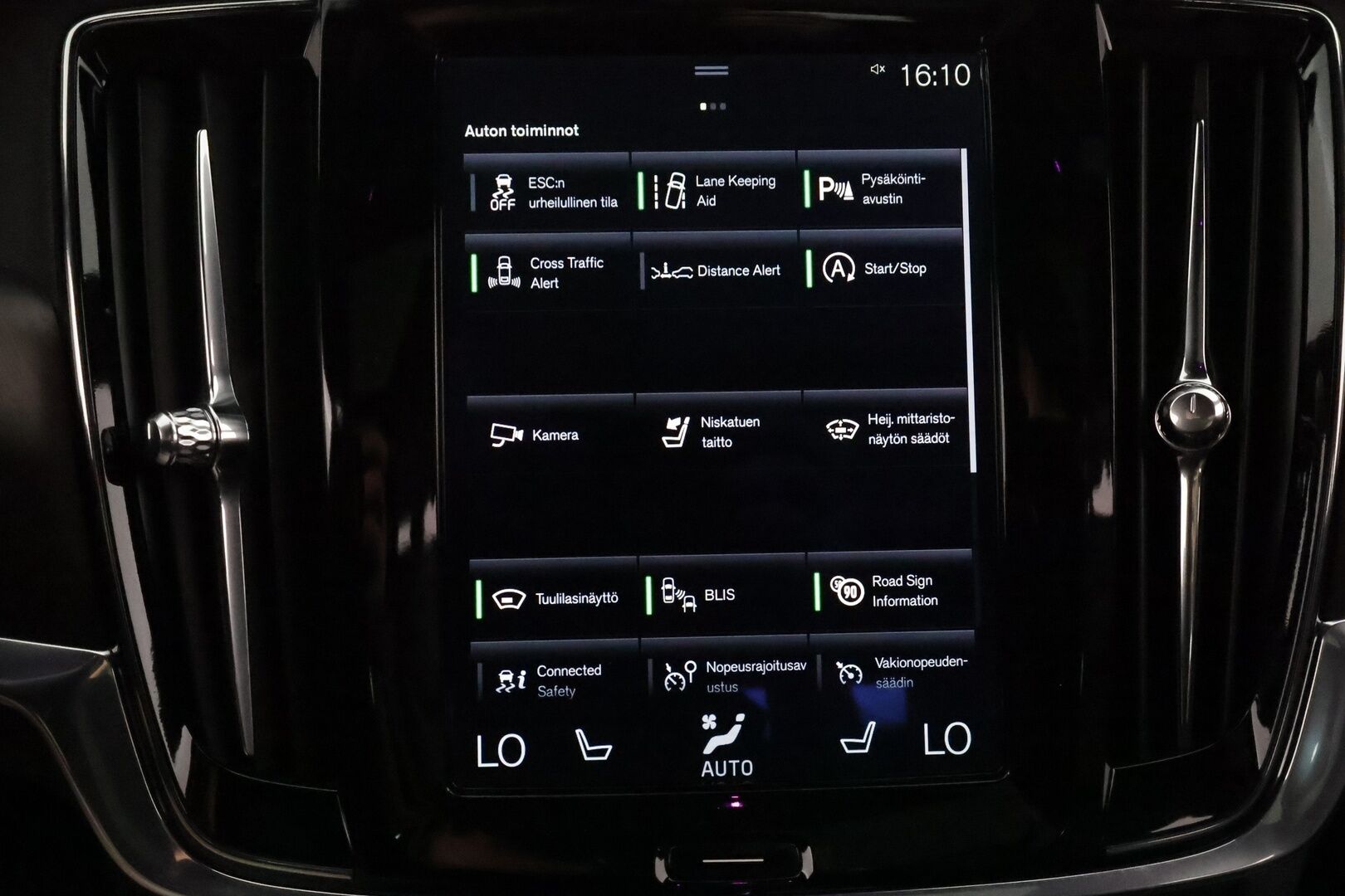 Volvo V90 Cross Country 2018 D5 AWD Pro aut **Panorama / HUD / Webasto / Adapt.Vakkari / Full-LED / 360° / Ilmastoidut Sporttinahat Muistilla** - 3,99 % KORKOTARJOUS TÄHÄN AUTOON - Suomi-auto / Kahdet Renkaat / **HYVILLÄ KAMOILLA**