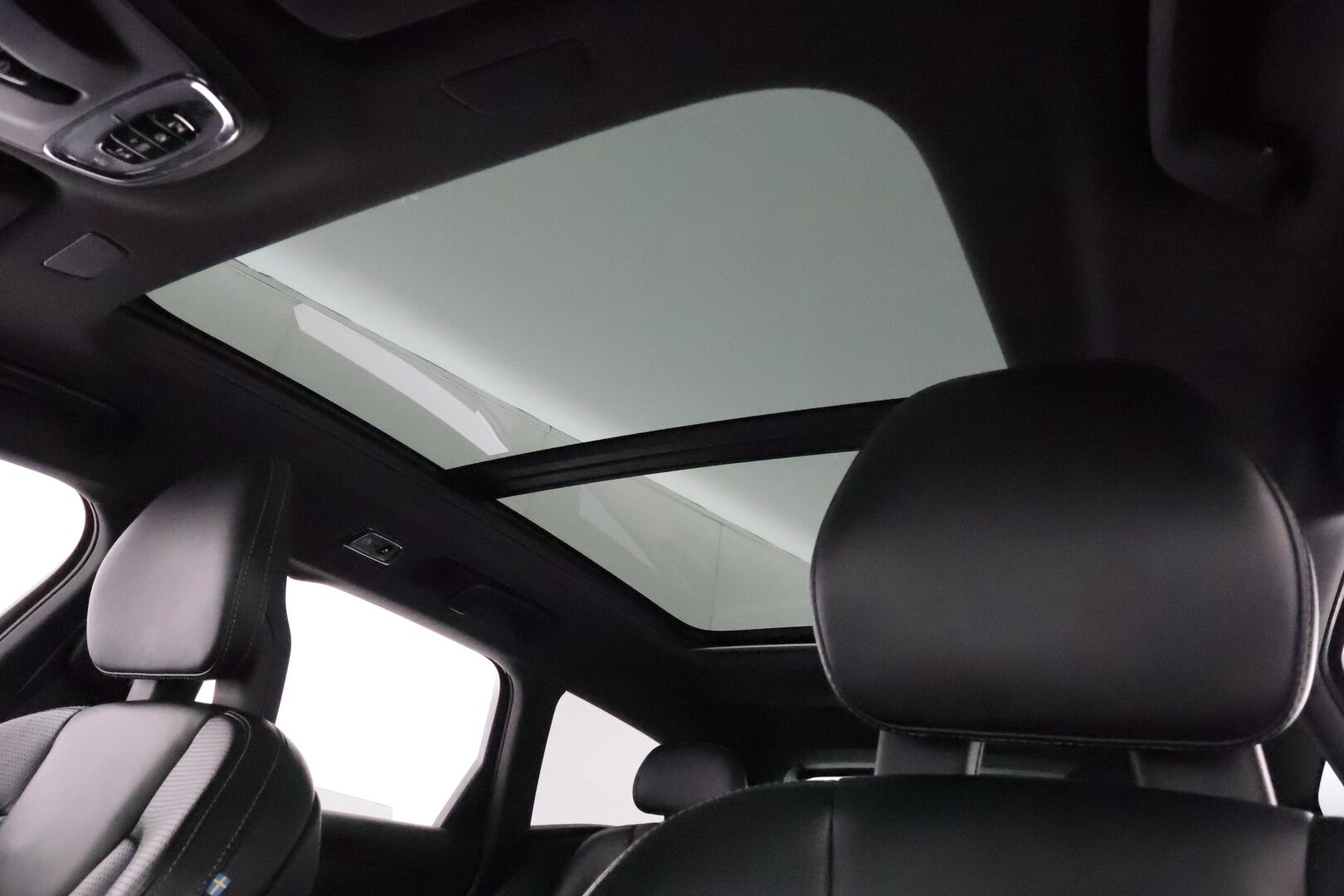 Volvo V90 Cross Country 2018 D5 AWD Pro aut **Panorama / HUD / Webasto / Adapt.Vakkari / Full-LED / 360° / Ilmastoidut Sporttinahat Muistilla** - 3,99 % KORKOTARJOUS TÄHÄN AUTOON - Suomi-auto / Kahdet Renkaat / **HYVILLÄ KAMOILLA**