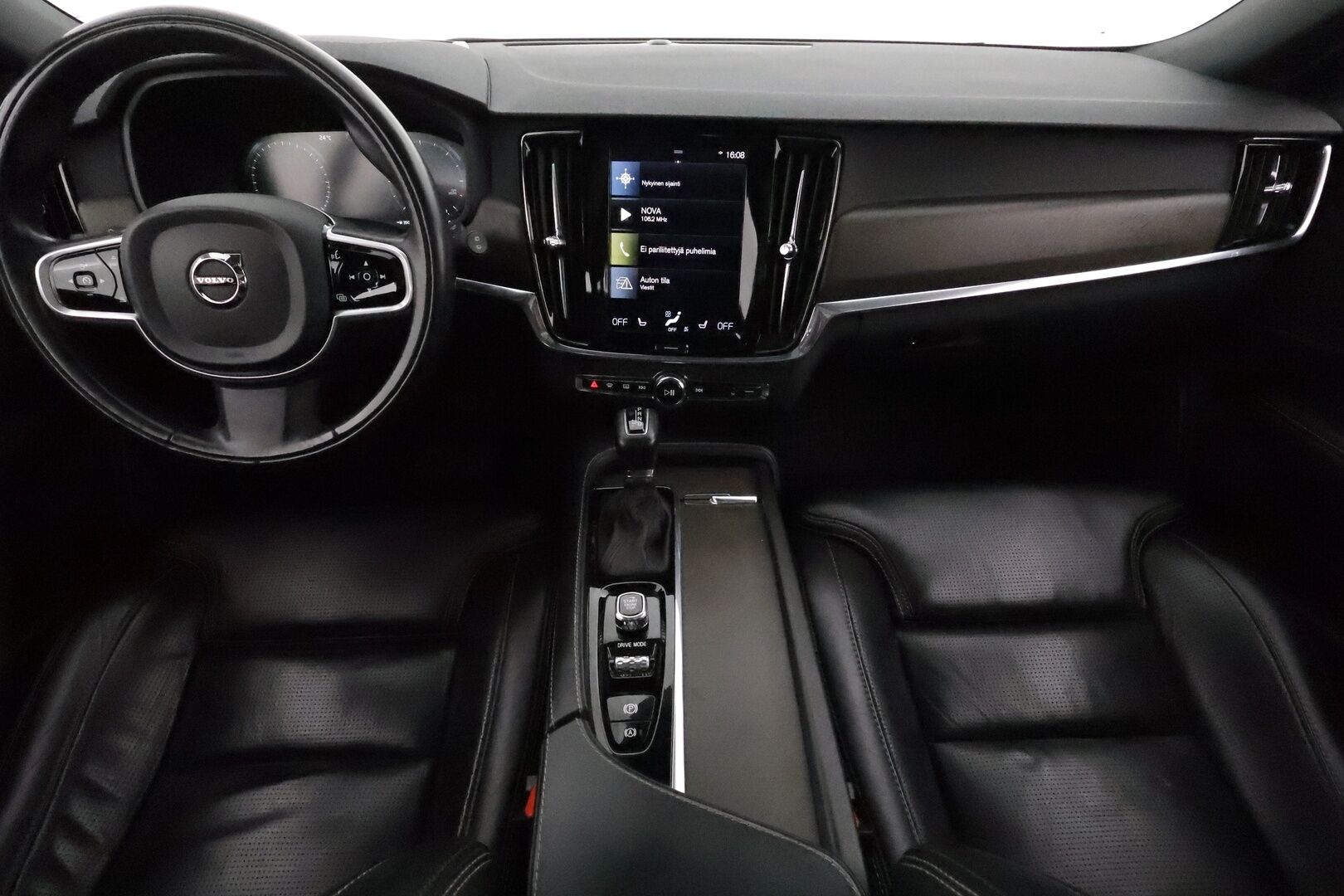 Volvo V90 Cross Country 2018 D5 AWD Pro aut **Panorama / HUD / Webasto / Adapt.Vakkari / Full-LED / 360° / Ilmastoidut Sporttinahat Muistilla** - 3,99 % KORKOTARJOUS TÄHÄN AUTOON - Suomi-auto / Kahdet Renkaat / **HYVILLÄ KAMOILLA**