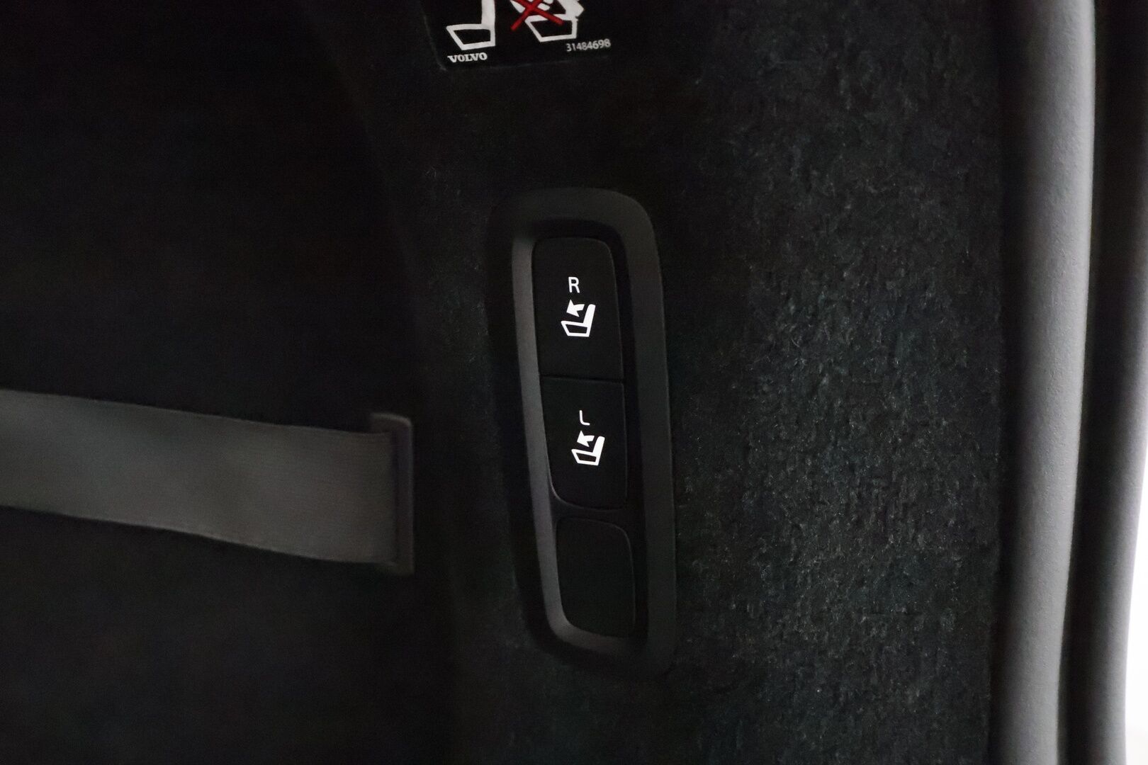 Volvo V90 Cross Country 2018 D5 AWD Pro aut **Panorama / HUD / Webasto / Adapt.Vakkari / Full-LED / 360° / Ilmastoidut Sporttinahat Muistilla** - 3,99 % KORKOTARJOUS TÄHÄN AUTOON - Suomi-auto / Kahdet Renkaat / **HYVILLÄ KAMOILLA**