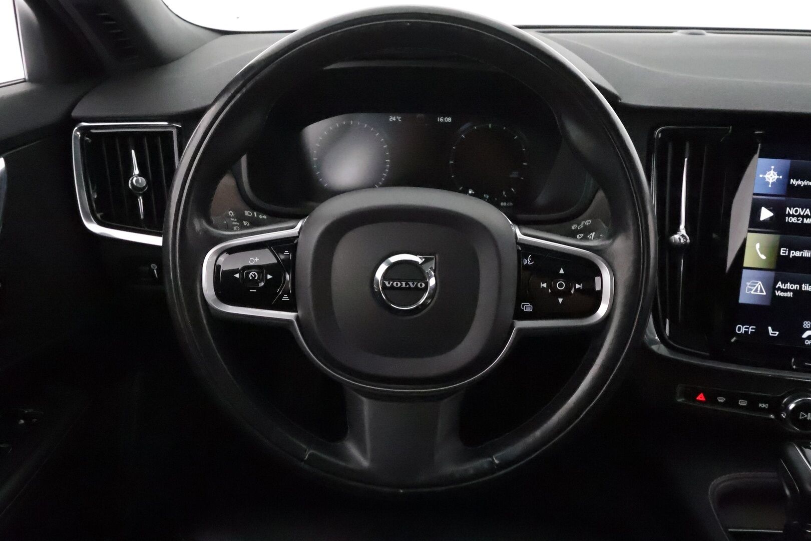 Volvo V90 Cross Country 2018 D5 AWD Pro aut **Panorama / HUD / Webasto / Adapt.Vakkari / Full-LED / 360° / Ilmastoidut Sporttinahat Muistilla** - 3,99 % KORKOTARJOUS TÄHÄN AUTOON - Suomi-auto / Kahdet Renkaat / **HYVILLÄ KAMOILLA**