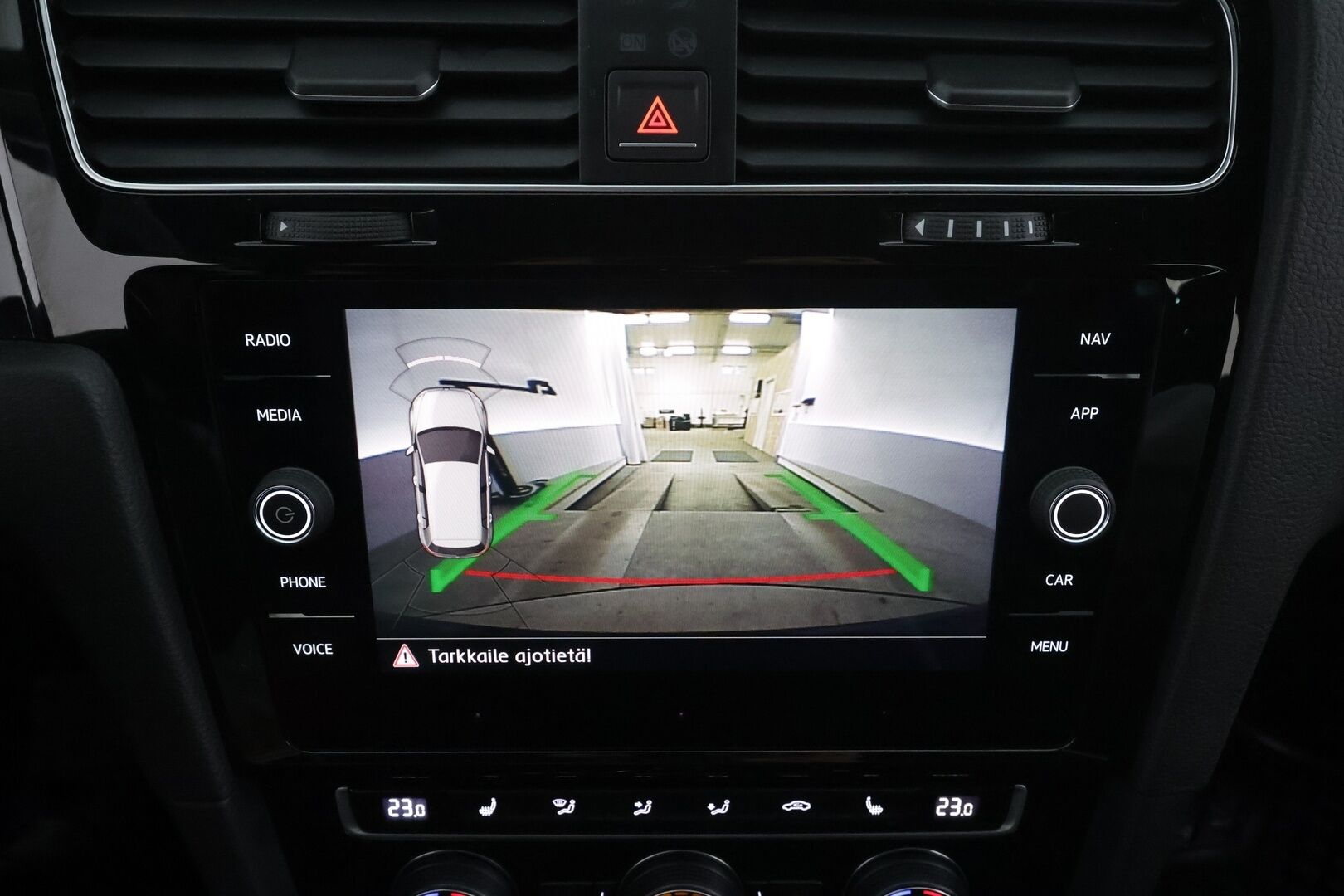 Volkswagen Golf 2018 R 2,0 TSI 228 kW 4MOTION DSG * Sisätilanlämmitin /  ACC / Adapt.LED / P.Kamera / Navi / Kaistavahti / Keyless * - Suomi-auto / Kahdet renkaat 