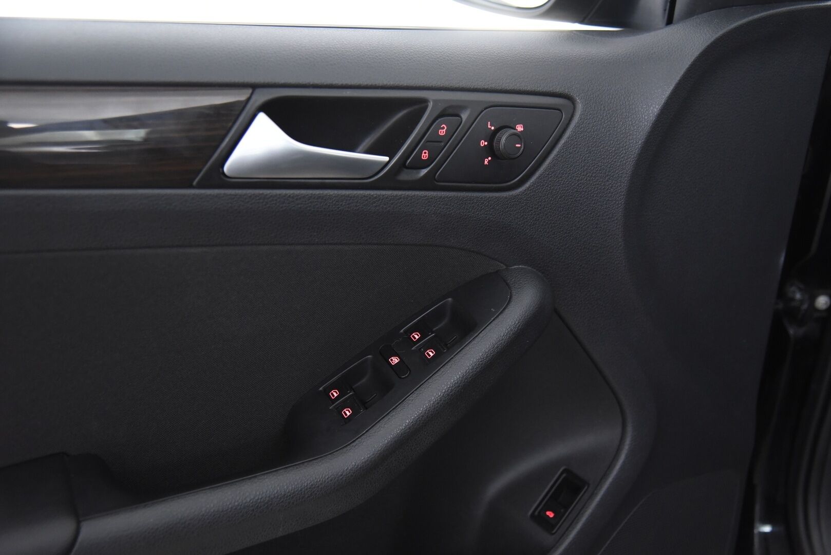 Volkswagen Jetta 2017 **Luxline 1,4 TSI 92 kW (125 hv) DSG-automaatti / Webasto / Vakkari / BT-Audio / 2x Alut - Suomi-Auto / Erinomaisesti huollettu!