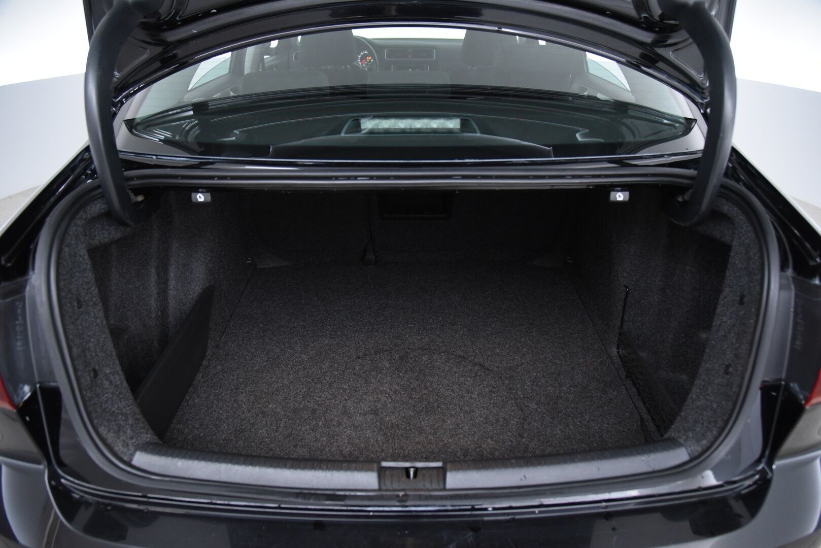 Volkswagen Jetta 2017 **Luxline 1,4 TSI 92 kW (125 hv) DSG-automaatti / Webasto / Vakkari / BT-Audio / 2x Alut - Suomi-Auto / Erinomaisesti huollettu!