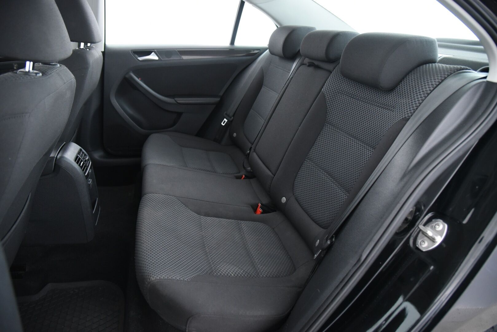 Volkswagen Jetta 2017 **Luxline 1,4 TSI 92 kW (125 hv) DSG-automaatti / Webasto / Vakkari / BT-Audio / 2x Alut - Suomi-Auto / Erinomaisesti huollettu!