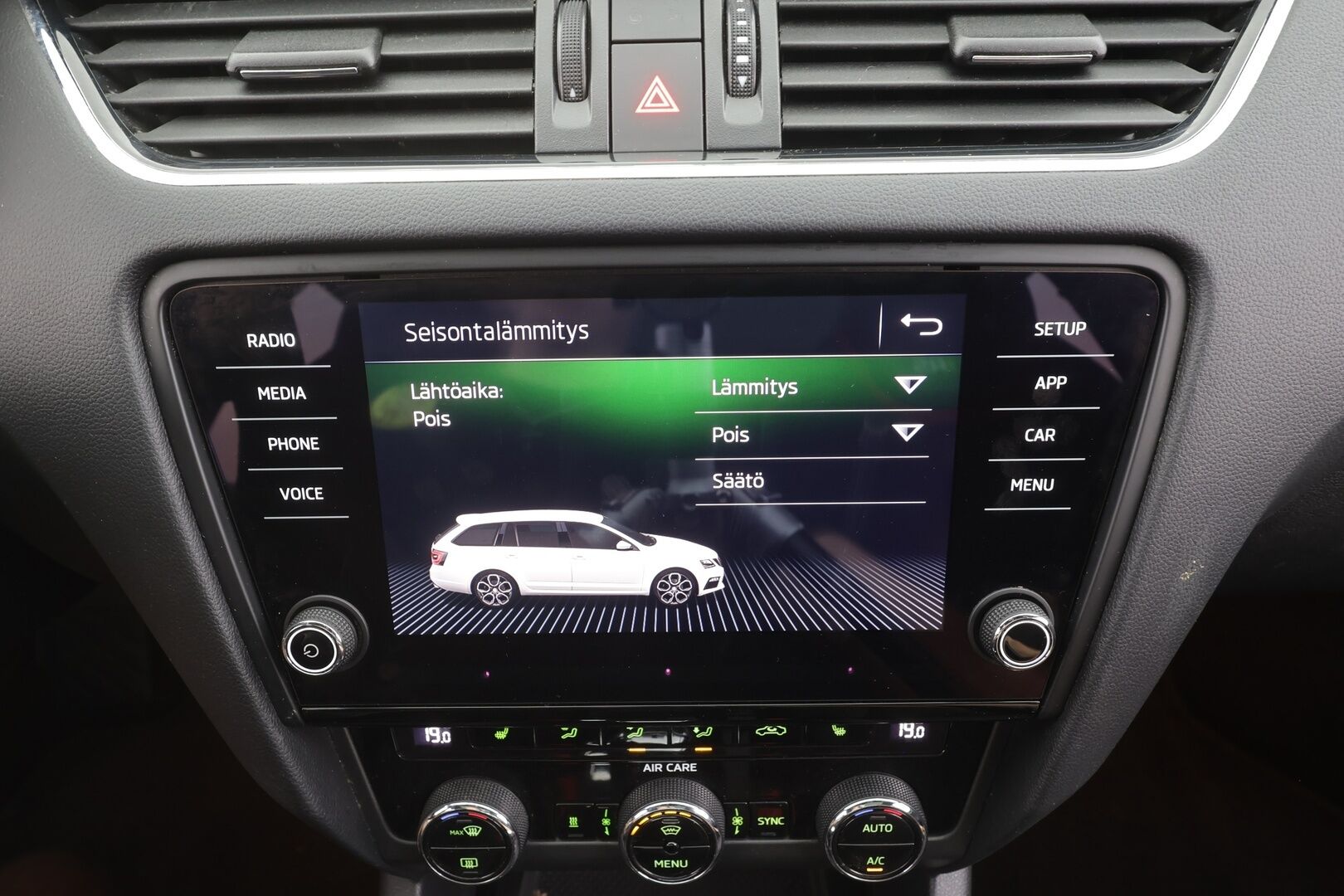 Skoda Octavia 2018 Combi 2,0 TSI RS DSG Autom. - | ACC | Webasto | Koukku | P.Kamera | LED | Puolinahat | Ratinlämmitys | Panorama | Apple&Android | Suomi-auto | Kahdet Renkaat |