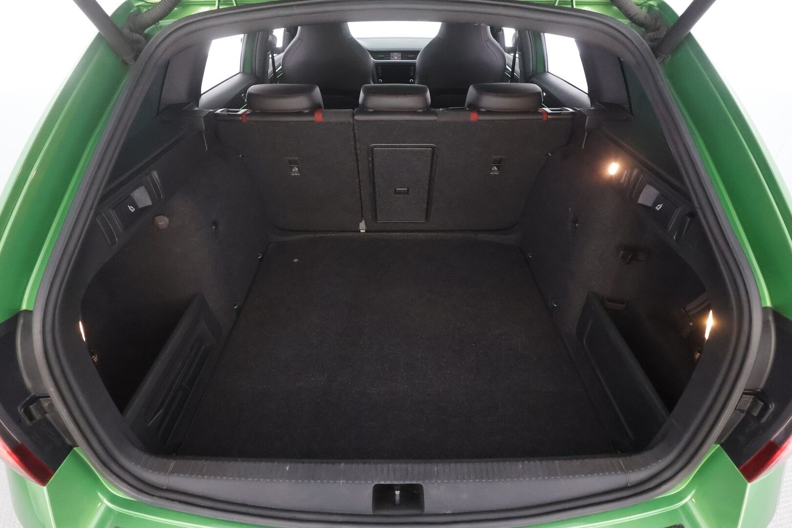 Skoda Octavia 2018 Combi 2,0 TSI RS DSG Autom. - | ACC | Webasto | Koukku | P.Kamera | LED | Puolinahat | Ratinlämmitys | Panorama | Apple&Android | Suomi-auto | Kahdet Renkaat |