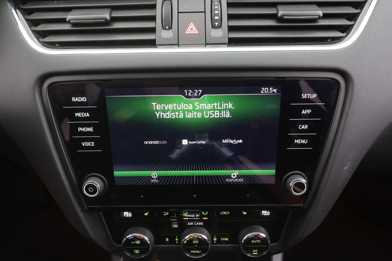 Skoda Octavia 2018 Combi 2,0 TSI RS DSG Autom. - | ACC | Webasto | Koukku | P.Kamera | LED | Puolinahat | Ratinlämmitys | Panorama | Apple&Android | Suomi-auto | Kahdet Renkaat |