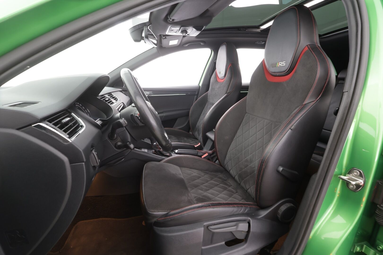 Skoda Octavia 2018 Combi 2,0 TSI RS DSG Autom. - | ACC | Webasto | Koukku | P.Kamera | LED | Puolinahat | Ratinlämmitys | Panorama | Apple&Android | Suomi-auto | Kahdet Renkaat |