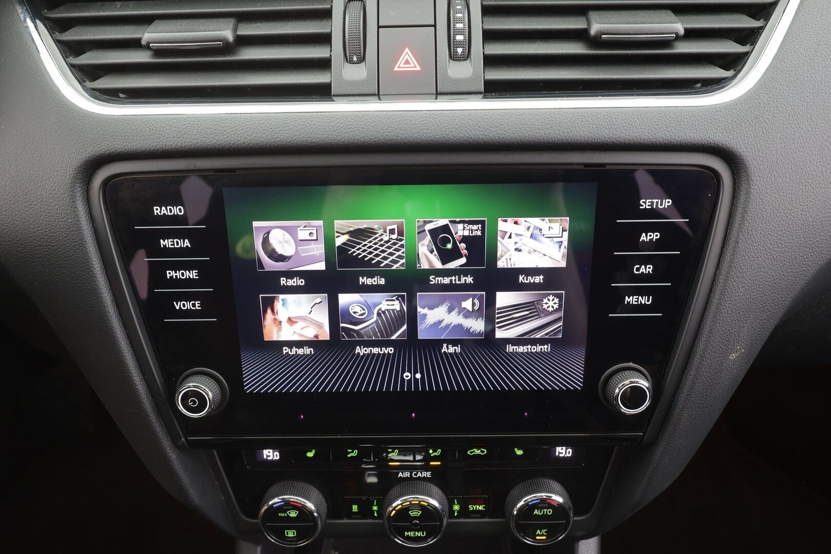 Skoda Octavia 2018 Combi 2,0 TSI RS DSG Autom. - | ACC | Webasto | Koukku | P.Kamera | LED | Puolinahat | Ratinlämmitys | Panorama | Apple&Android | Suomi-auto | Kahdet Renkaat |