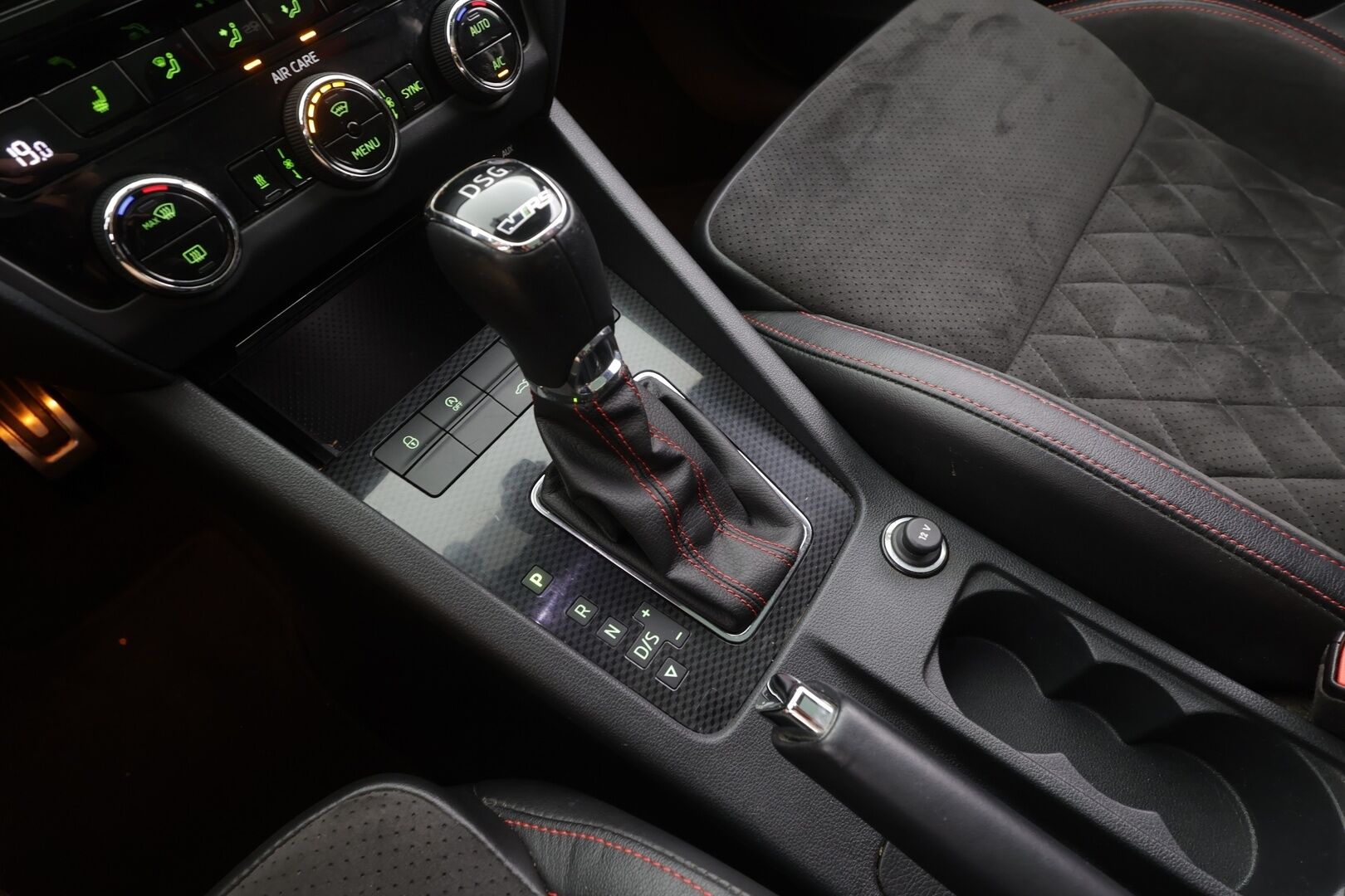 Skoda Octavia 2018 Combi 2,0 TSI RS DSG Autom. - | ACC | Webasto | Koukku | P.Kamera | LED | Puolinahat | Ratinlämmitys | Panorama | Apple&Android | Suomi-auto | Kahdet Renkaat |