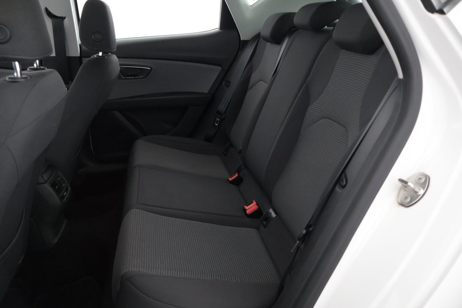 Seat Leon 2018 1,4 TGI 110 Style DSG * ACC / Lohko sisäpistokkeella / Kaistavahti / Bluetooth / Front Assist* - *Suomi-auto / 2x Renkaat*