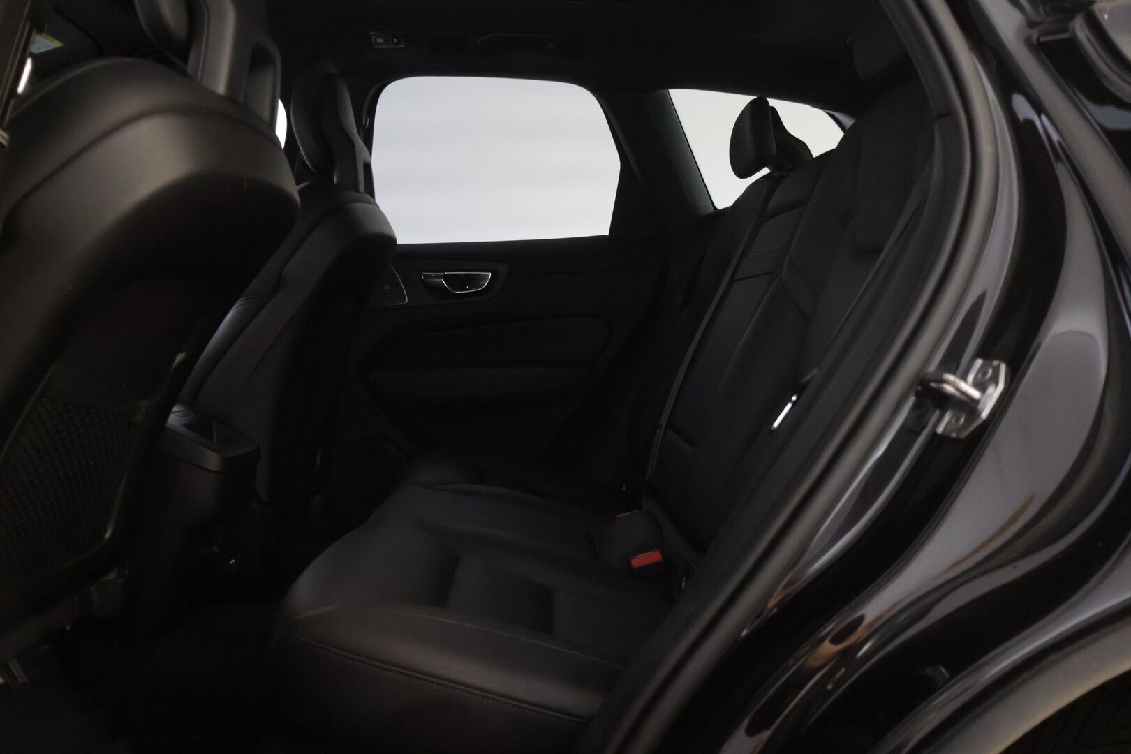 Volvo XC60 2018 D5 AWD Business R-Design - | Bower & Wilkins äänentoisto | Mustat nahat | Panorama | Keyless go | Adapt.vakkari | Peruutuskamera | Webasto | BLIS | 