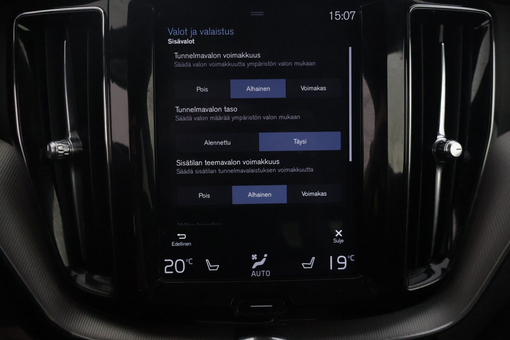 Volvo XC60 2018 D5 AWD Business R-Design - | Bower & Wilkins äänentoisto | Mustat nahat | Panorama | Keyless go | Adapt.vakkari | Peruutuskamera | Webasto | BLIS | 