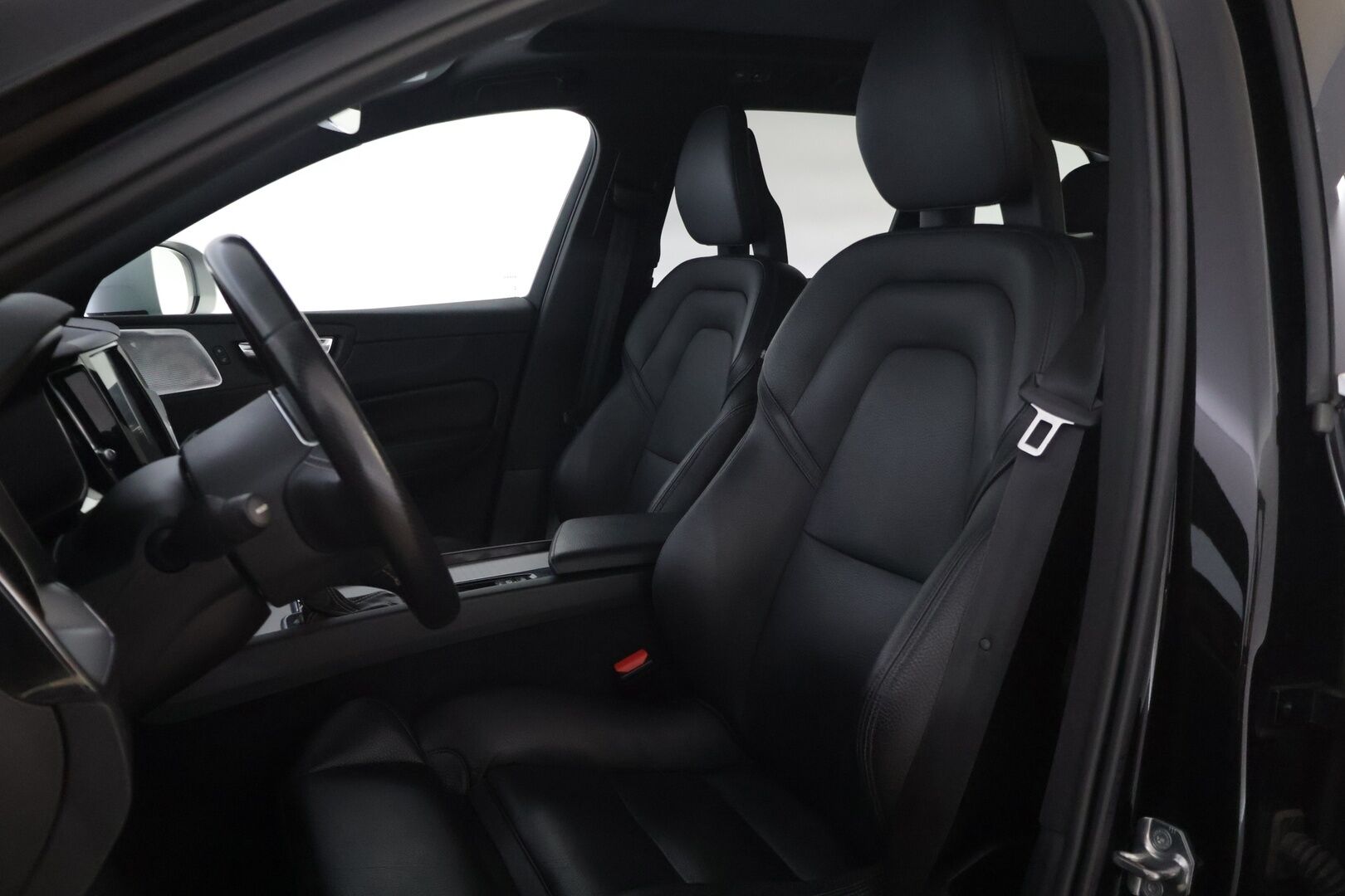 Volvo XC60 2018 D5 AWD Business R-Design - | Bower & Wilkins äänentoisto | Mustat nahat | Panorama | Keyless go | Adapt.vakkari | Peruutuskamera | Webasto | BLIS | 