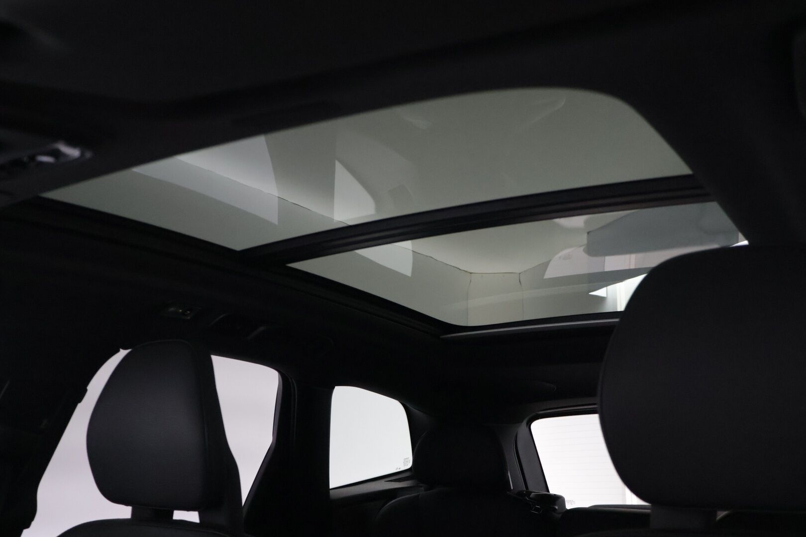 Volvo XC60 2018 D5 AWD Business R-Design - | Bower & Wilkins äänentoisto | Mustat nahat | Panorama | Keyless go | Adapt.vakkari | Peruutuskamera | Webasto | BLIS | 