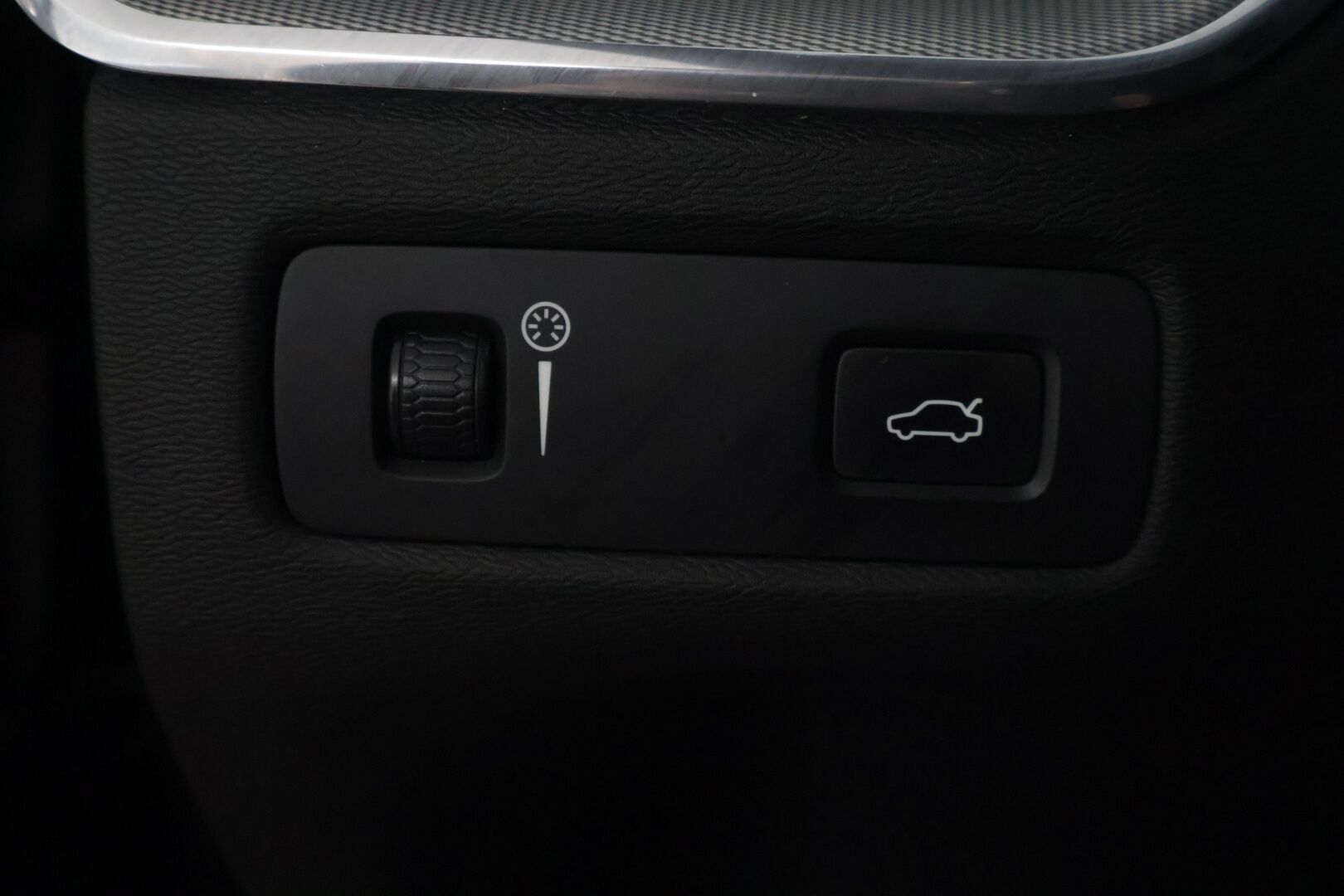 Volvo XC60 2018 D5 AWD Business R-Design - | Bower & Wilkins äänentoisto | Mustat nahat | Panorama | Keyless go | Adapt.vakkari | Peruutuskamera | Webasto | BLIS | 