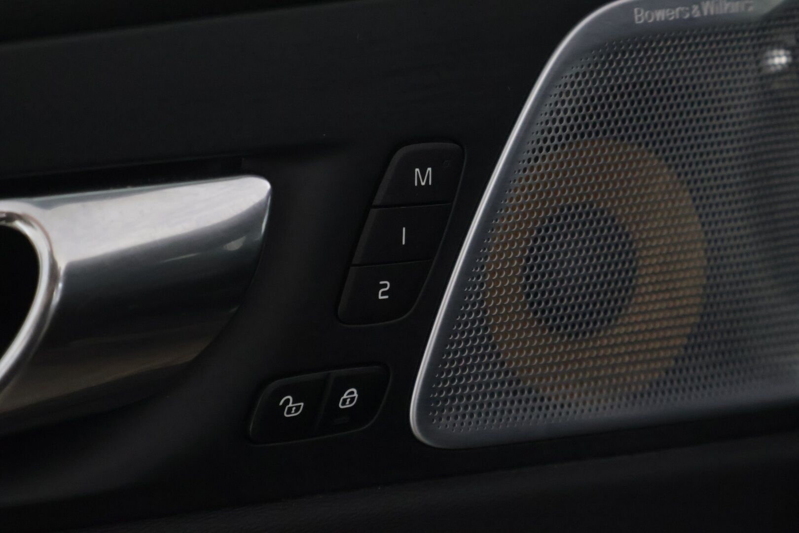 Volvo XC60 2018 D5 AWD Business R-Design - | Bower & Wilkins äänentoisto | Mustat nahat | Panorama | Keyless go | Adapt.vakkari | Peruutuskamera | Webasto | BLIS | 