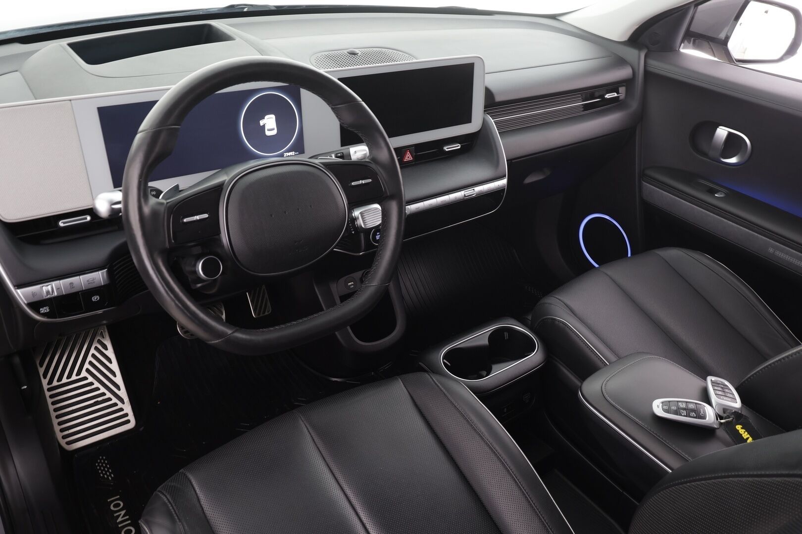 Hyundai IONIQ 5 2022 73 kWh 217 hv Premium * ACC / HUD / 360° / ILP / Muistipenkki / Koukku / Bose / LED / Ilmastoidut nahat / KeylessGo * - 1.Om Suomi-auto / Kahdet renkaat aluvanteilla