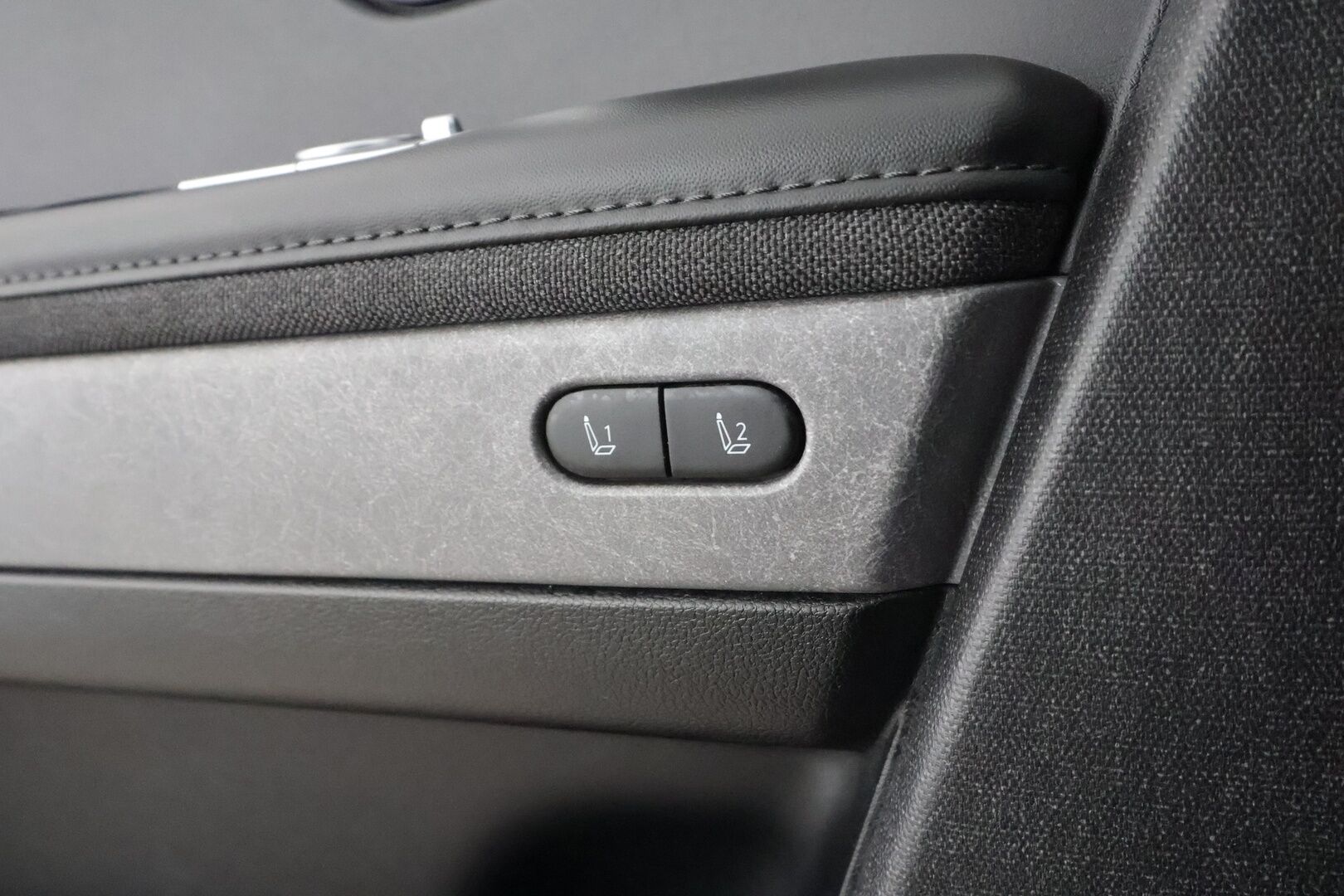 Hyundai IONIQ 5 2022 73 kWh 217 hv Premium * ACC / HUD / 360° / ILP / Muistipenkki / Koukku / Bose / LED / Ilmastoidut nahat / KeylessGo * - 1.Om Suomi-auto / Kahdet renkaat aluvanteilla