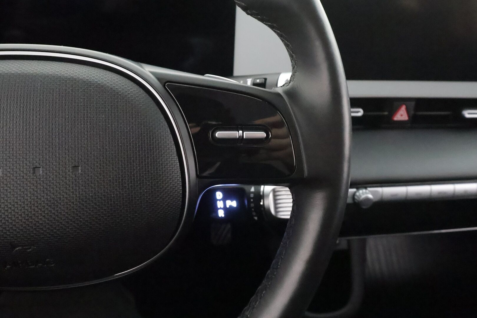 Hyundai IONIQ 5 2022 73 kWh 217 hv Premium * ACC / HUD / 360° / ILP / Muistipenkki / Koukku / Bose / LED / Ilmastoidut nahat / KeylessGo * - 1.Om Suomi-auto / Kahdet renkaat aluvanteilla