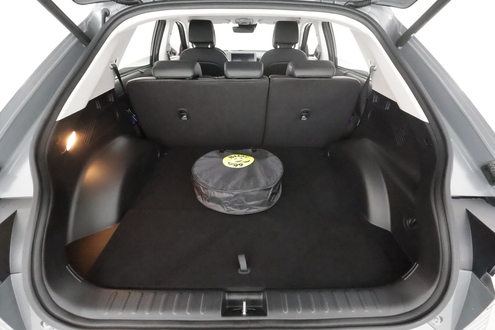 Hyundai IONIQ 5 2022 73 kWh 217 hv Premium * ACC / HUD / 360° / ILP / Muistipenkki / Koukku / Bose / LED / Ilmastoidut nahat / KeylessGo * - 1.Om Suomi-auto / Kahdet renkaat aluvanteilla