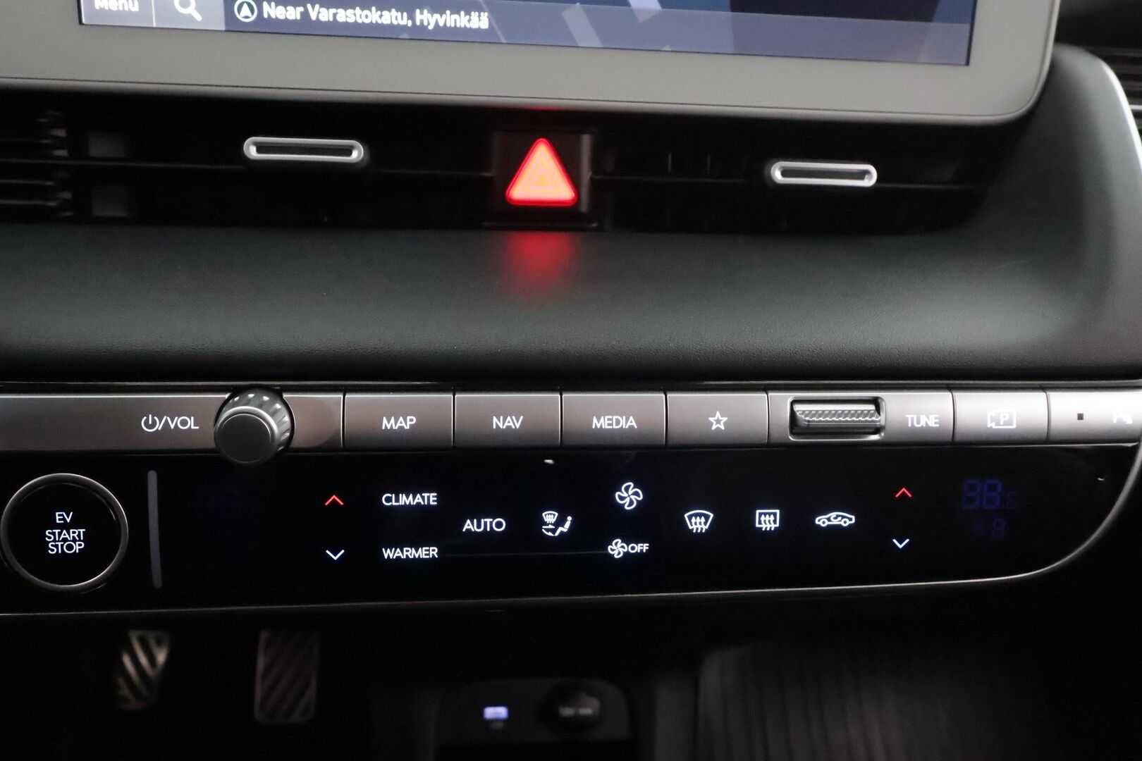 Hyundai IONIQ 5 2022 73 kWh 217 hv Premium * ACC / HUD / 360° / ILP / Muistipenkki / Koukku / Bose / LED / Ilmastoidut nahat / KeylessGo * - 1.Om Suomi-auto / Kahdet renkaat aluvanteilla