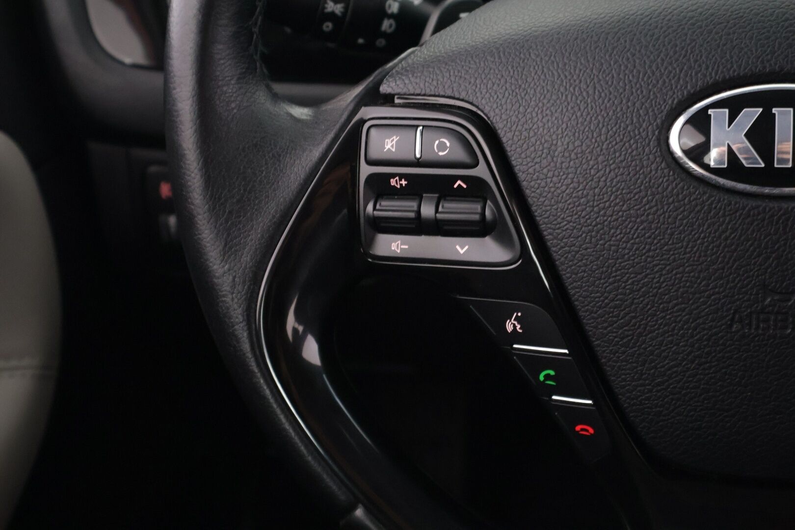 Kia cee'd 2018 1,6 CRDi ISG 136hv FIFA World Cup Edition SW DCT A/T Ecodynamics - Vetokoukku / Vakkari / Ratinlämmitin / Lohkolämmitin pistokkeella