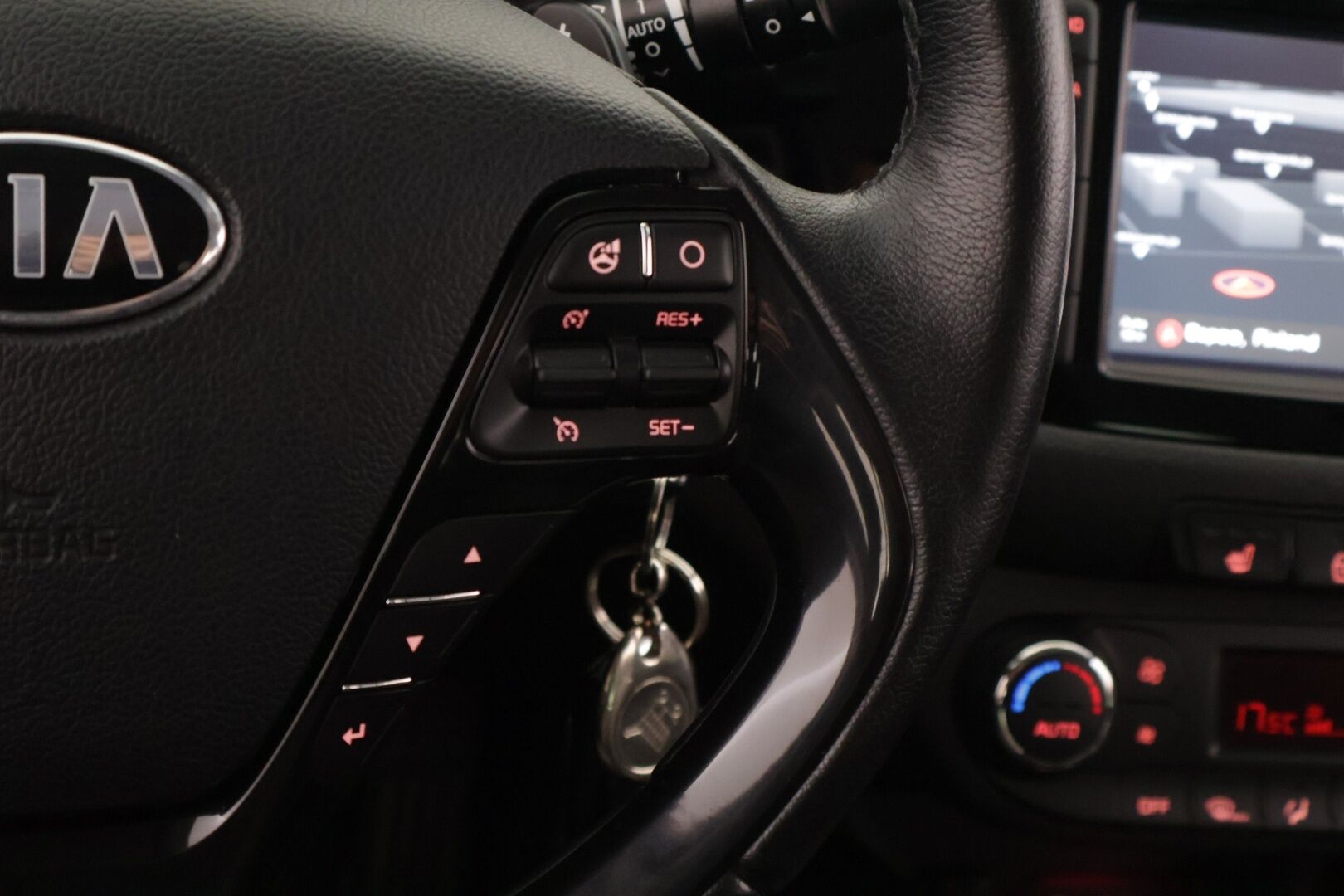 Kia cee'd 2018 1,6 CRDi ISG 136hv FIFA World Cup Edition SW DCT A/T Ecodynamics - Vetokoukku / Vakkari / Ratinlämmitin / Lohkolämmitin pistokkeella