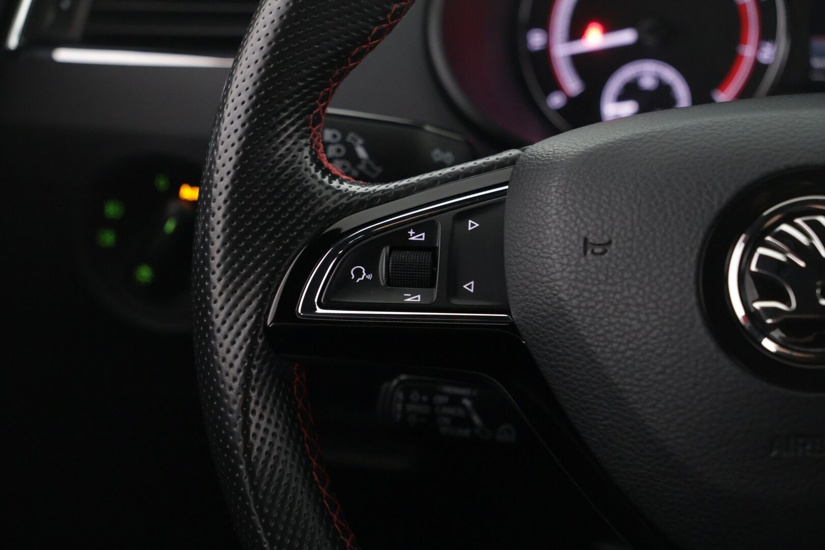 Skoda Octavia 2018 2.0 TSI RS -  | BLIS | Adapt. Vakkari | Canton | Tutkat | Lohko + Sisä |