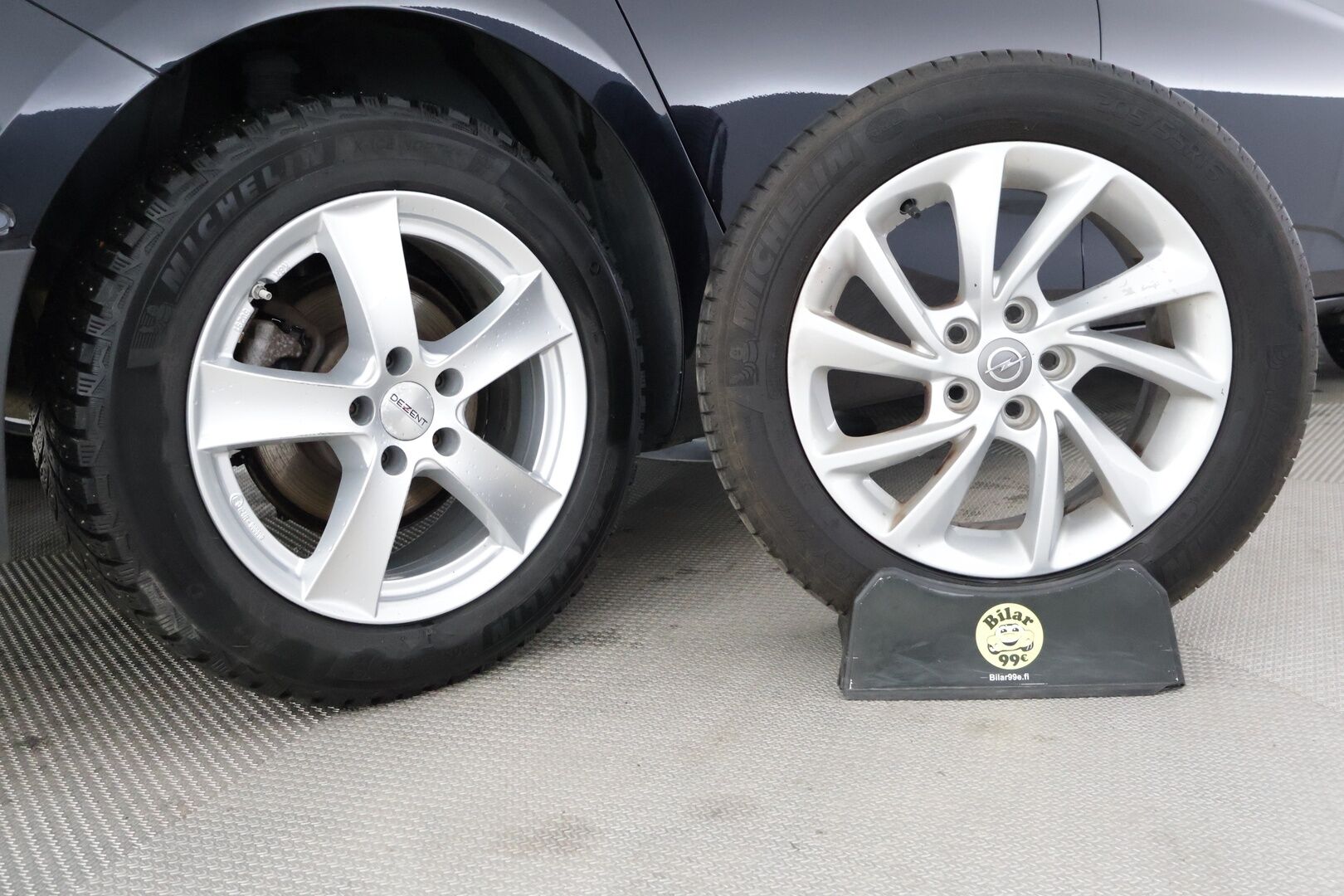 Opel Astra 2018 Sports Tourer Innovation 1,0 Turbo ECOTEC 78kW ECT5 ** Webasto / Vakkari / P-Kamera / BLIS / CarPlay / Sporttipenkit / Ratinlämmitin / Kaistavahti* - 2 renkaat / 2.Om / Suomi-auto* - HULLUT BLACKWEEK JATKOT - KORKOTARJOUS 2,49%