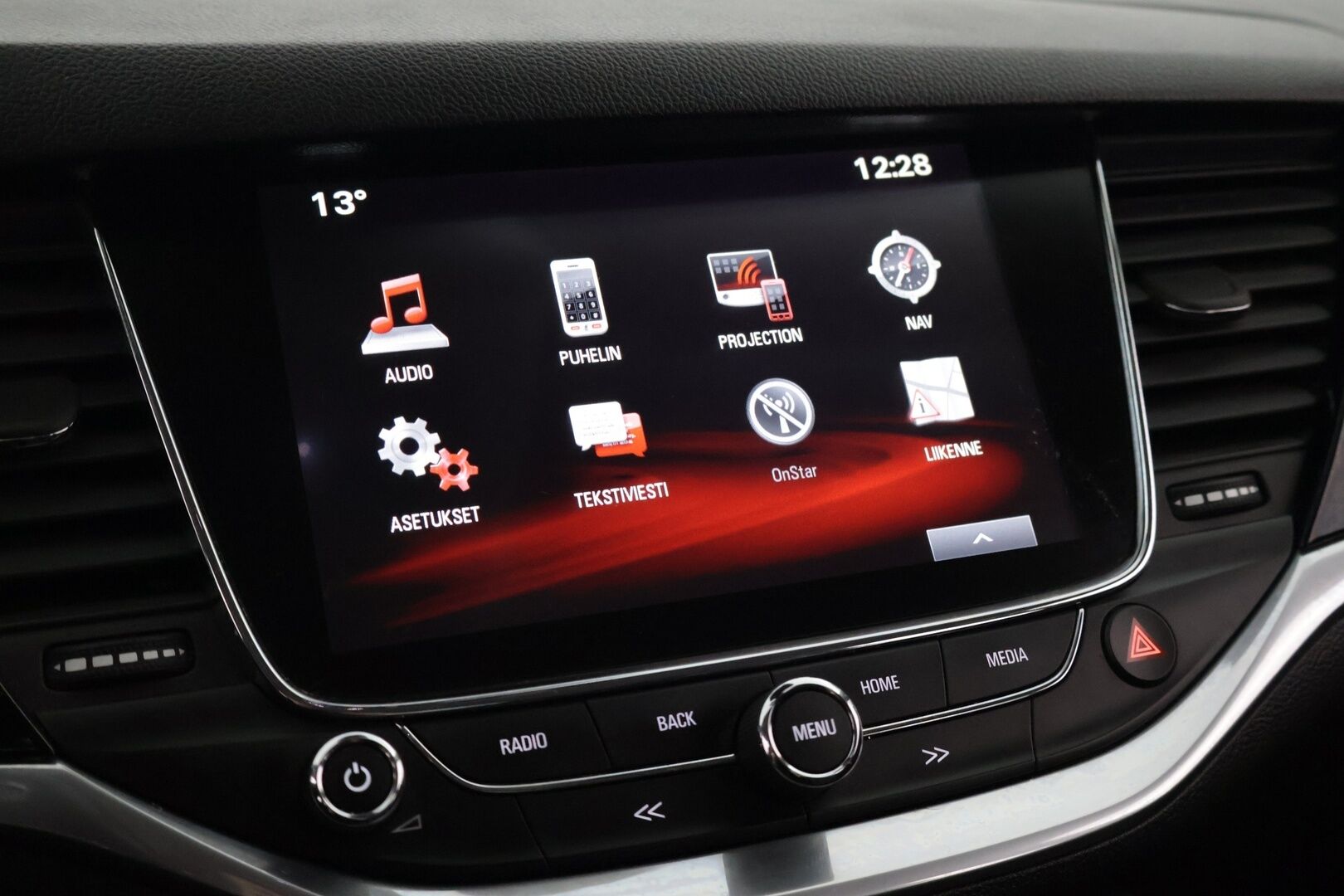 Opel Astra 2018 Sports Tourer Innovation 1,0 Turbo ECOTEC 78kW ECT5 ** Webasto / Vakkari / P-Kamera / BLIS / CarPlay / Sporttipenkit / Ratinlämmitin / Kaistavahti* - 2 renkaat / 2.Om / Suomi-auto* - HULLUT BLACKWEEK JATKOT - KORKOTARJOUS 2,49%