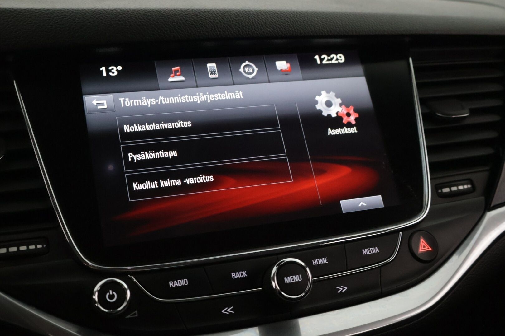 Opel Astra 2018 Sports Tourer Innovation 1,0 Turbo ECOTEC 78kW ECT5 ** Webasto / Vakkari / P-Kamera / BLIS / CarPlay / Sporttipenkit / Ratinlämmitin / Kaistavahti* - 2 renkaat / 2.Om / Suomi-auto* - HULLUT BLACKWEEK JATKOT - KORKOTARJOUS 2,49%