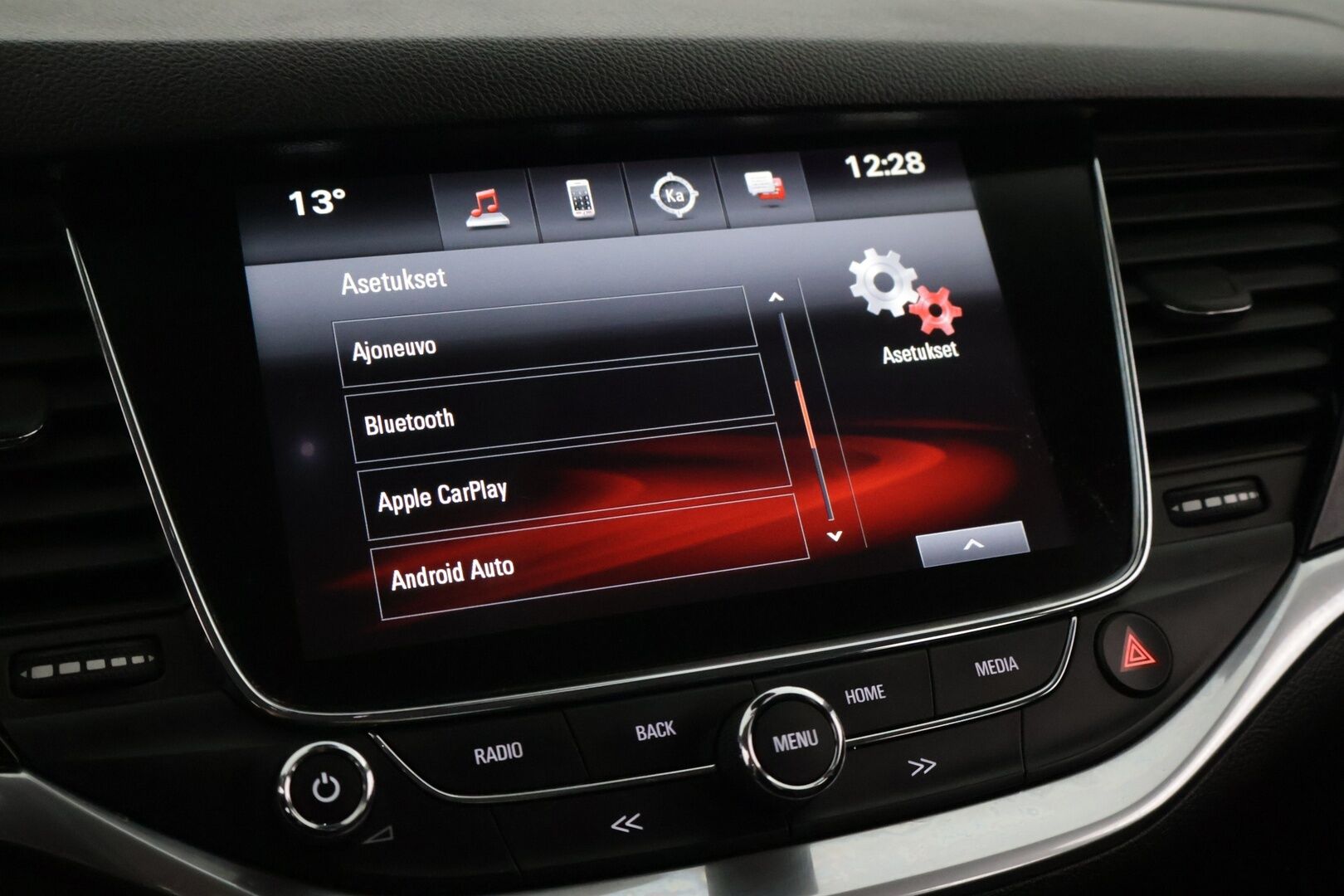 Opel Astra 2018 Sports Tourer Innovation 1,0 Turbo ECOTEC 78kW ECT5 ** Webasto / Vakkari / P-Kamera / BLIS / CarPlay / Sporttipenkit / Ratinlämmitin / Kaistavahti* - 2 renkaat / 2.Om / Suomi-auto* - HULLUT BLACKWEEK JATKOT - KORKOTARJOUS 2,49%