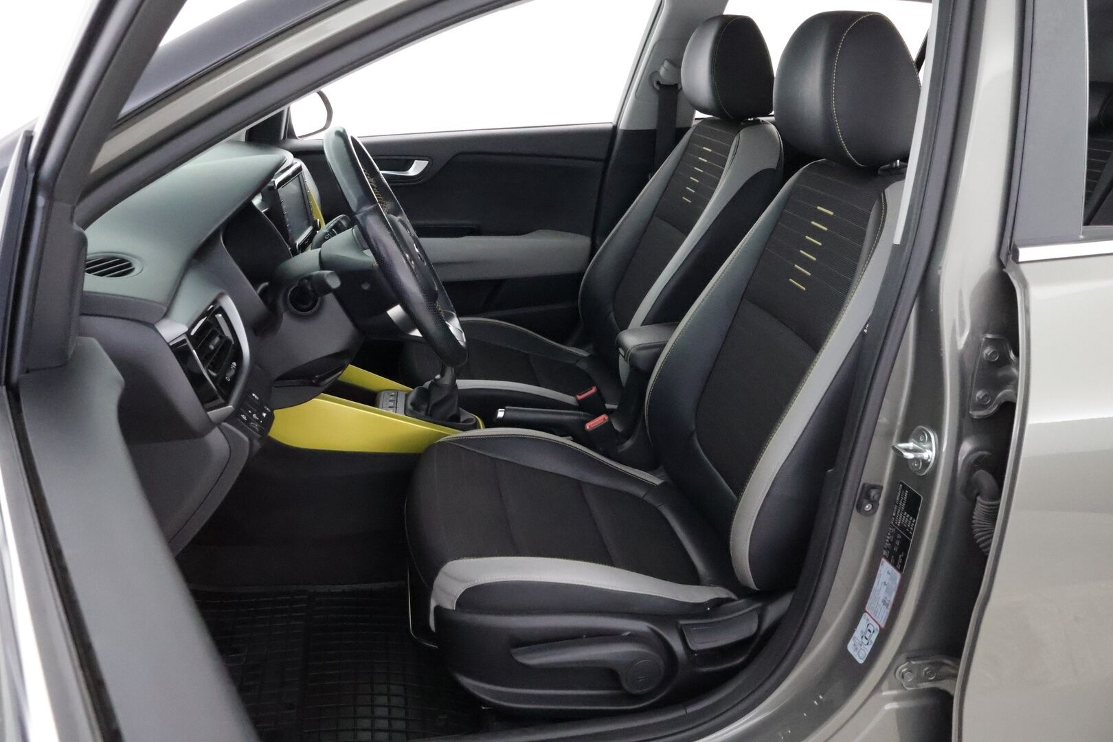 Kia Stonic 2018 1,0 T-GDI ISG 120hv TX Design EcoDynamics *Suomiauto / Merkkihuollettu / P.Kamera / Lohko&Sisä / Vakkari / Navi / Ratinlämmitin*