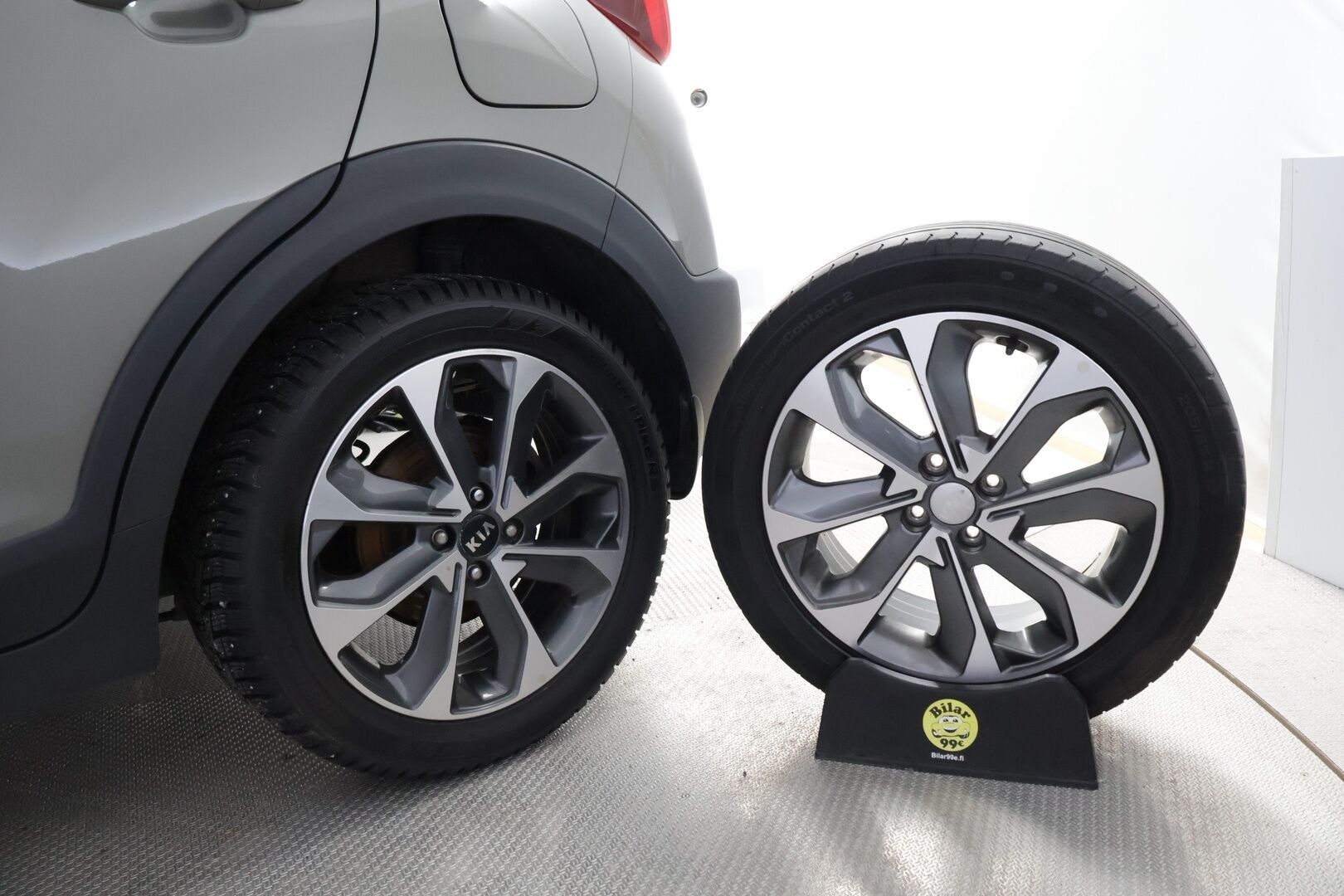 Kia Stonic 2018 1,0 T-GDI ISG 120hv TX Design EcoDynamics *Suomiauto / Merkkihuollettu / P.Kamera / Lohko&Sisä / Vakkari / Navi / Ratinlämmitin*