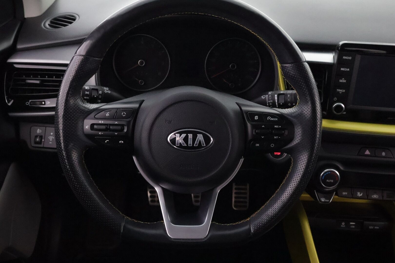 Kia Stonic 2018 1,0 T-GDI ISG 120hv TX Design EcoDynamics *Suomiauto / Merkkihuollettu / P.Kamera / Lohko&Sisä / Vakkari / Navi / Ratinlämmitin*