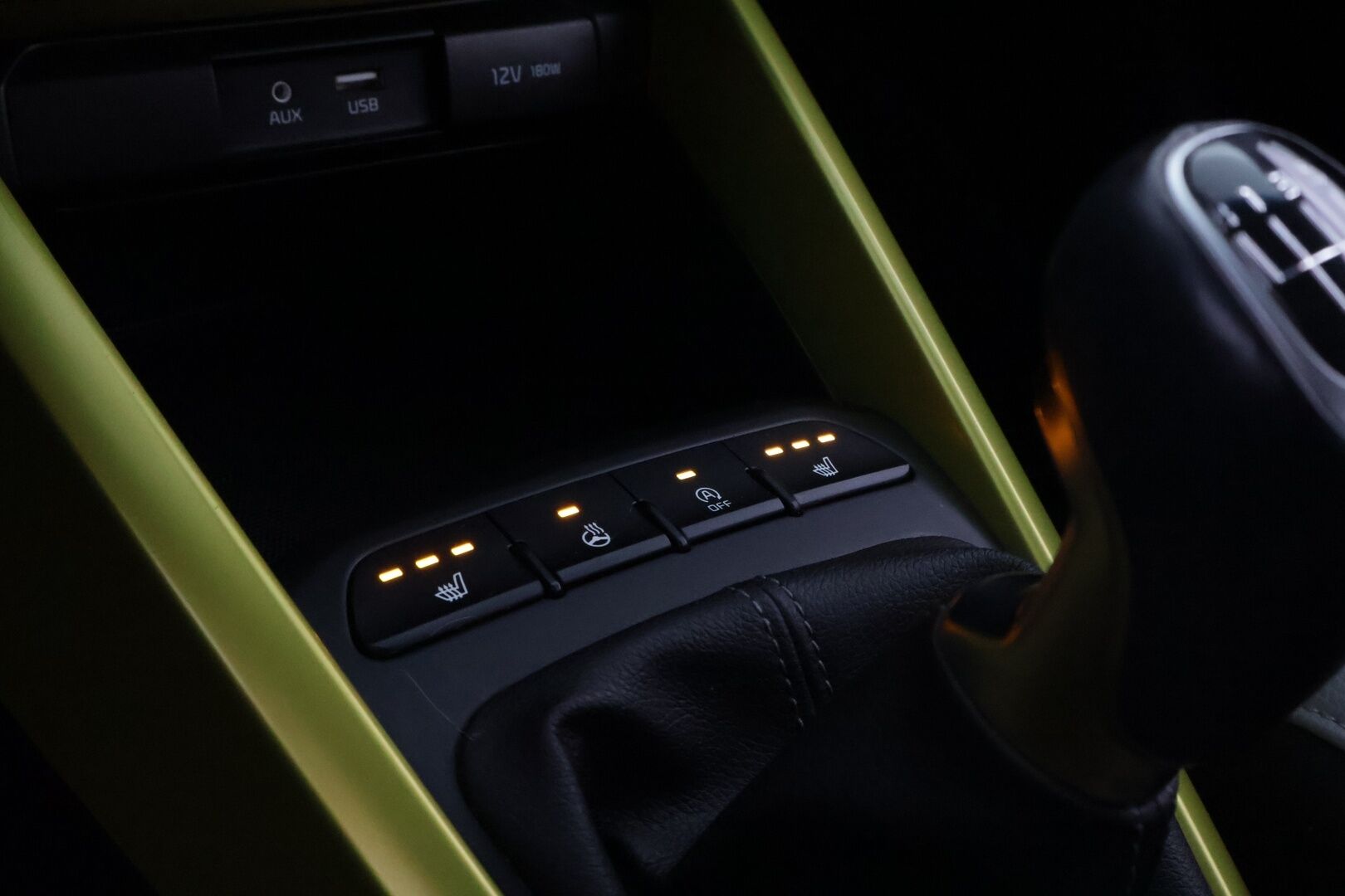 Kia Stonic 2018 1,0 T-GDI ISG 120hv TX Design EcoDynamics *Suomiauto / Merkkihuollettu / P.Kamera / Lohko&Sisä / Vakkari / Navi / Ratinlämmitin*