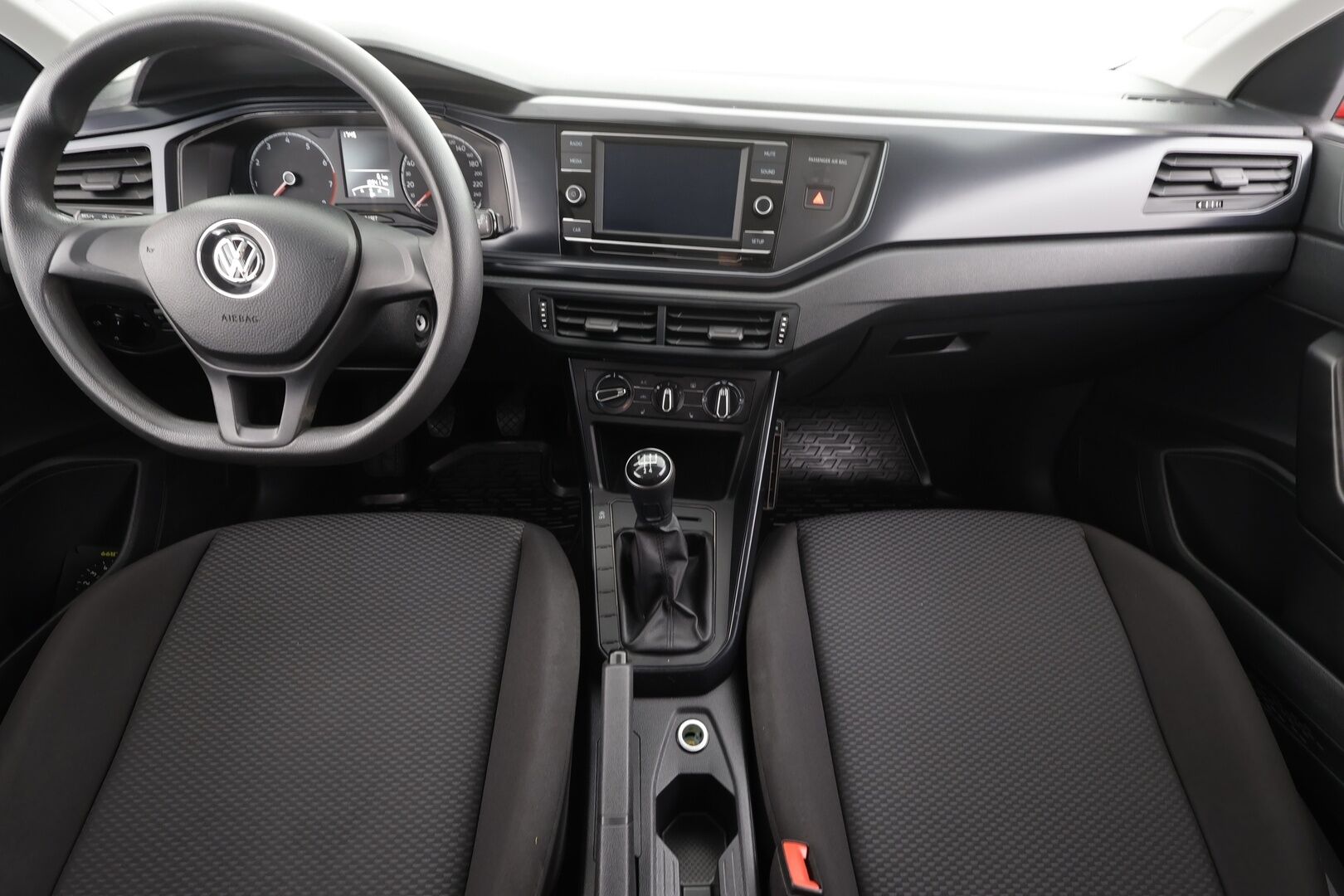 Volkswagen Polo 2018 Trendline 1,0 55 kW * Suomi-auto / Lohko&Sisätilanlämmitin / Vakkari / Ilmastointi / Kahdet renkaat - Pienet kulut / Ilmainen kotiintoimitus / 2x renkaat