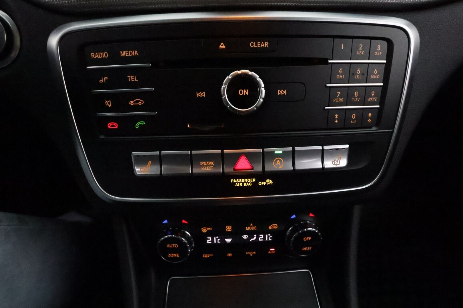 Mercedes-Benz CLA 2018 180 A Premium Business *Vakkari / Webasto / P.kamera / LED / Puolinahat / Sporttipenkit* - Suomi-auto / Kahdet renkaat aluvanteilla