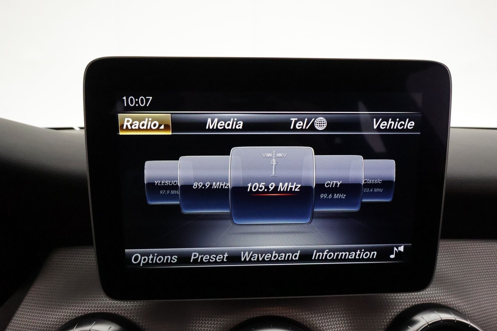 Mercedes-Benz CLA 2018 180 A Premium Business *WEBASTO / Cruise / P.kamera / LED / Puolinahat / Sporttipenkit* - Suomi-auto / Kahdet renkaat aluvanteilla - Osta nyt, maksa vasta ensi vuonna